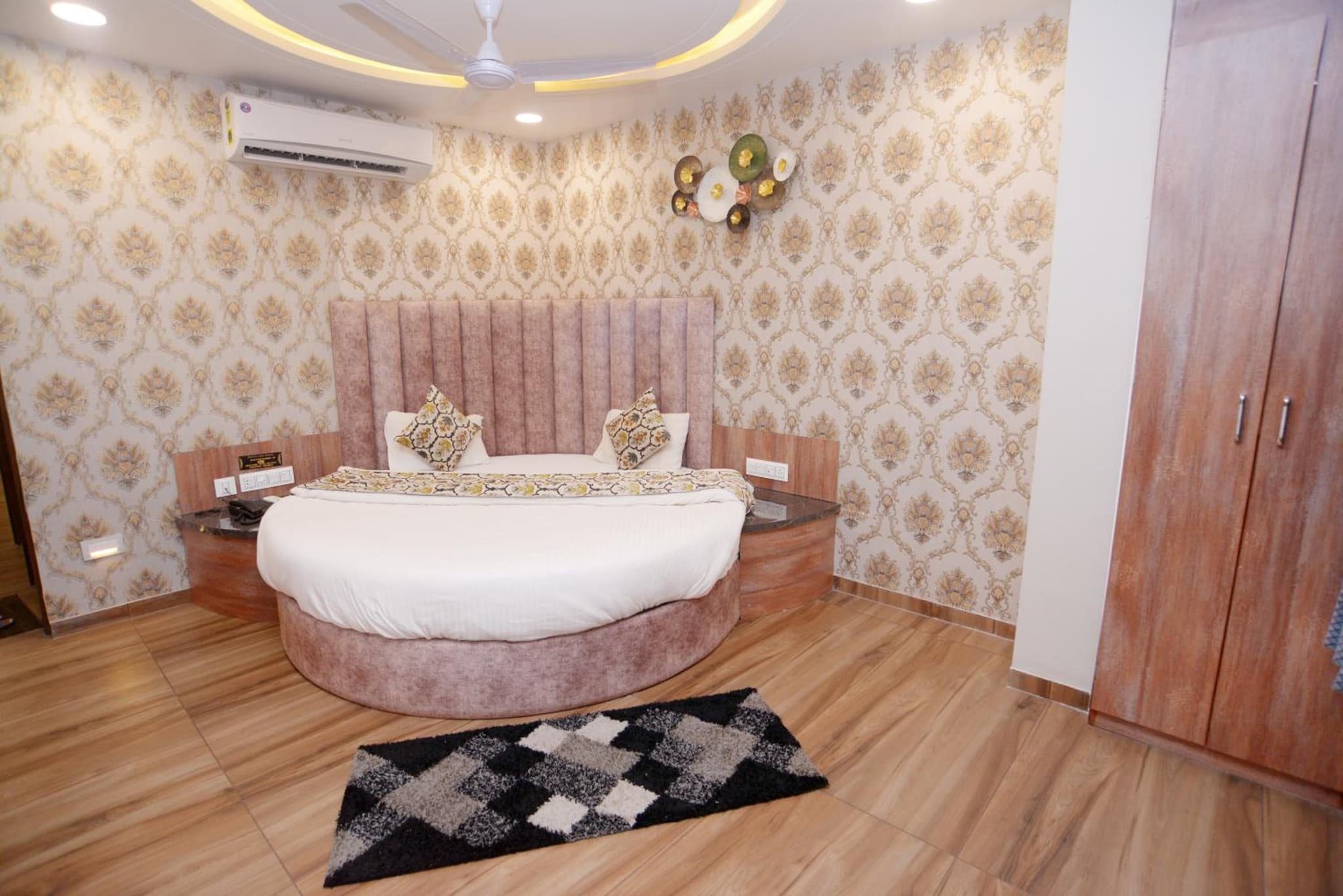 HOTEL LEE GOLD photo 7