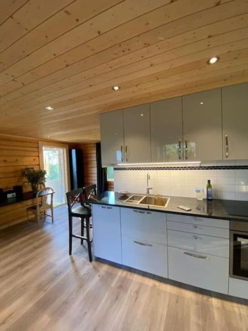 UTSIKTEN -exklusivt nybyggt timmerhus -Plintsberg. photo 2