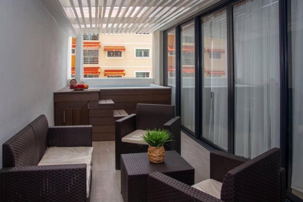 Brand new, with private Jacuzzi photo 4