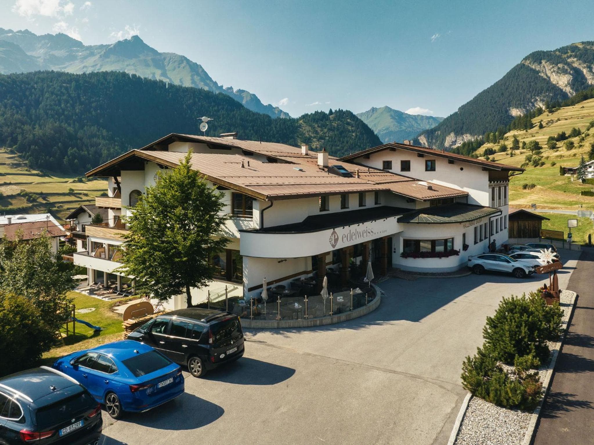 Hotel Edelweiss Superior photo 2