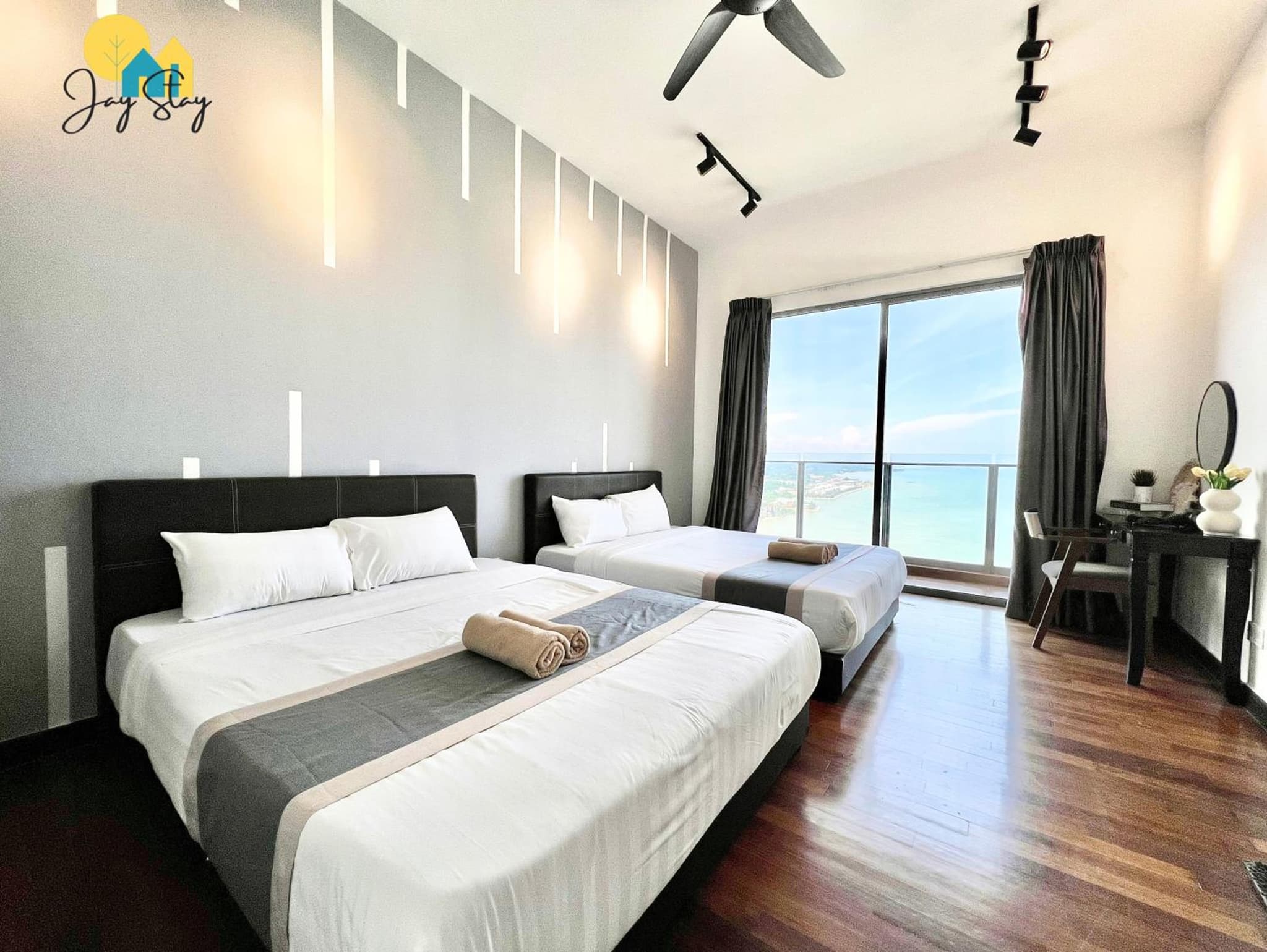 SilverScape Residence I Luxury 2-4 BR I 6-11 pax I Bathtub I Seaview I Infinity Pool I Jonker St I City Centre by Jay Stay Management photo 6