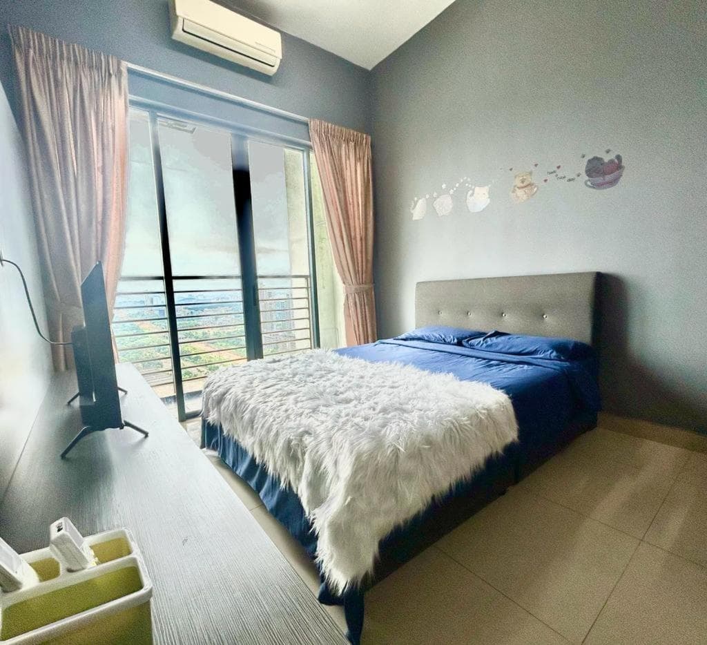 Modern Dpulze Soho fit 4pax,Netflix provided