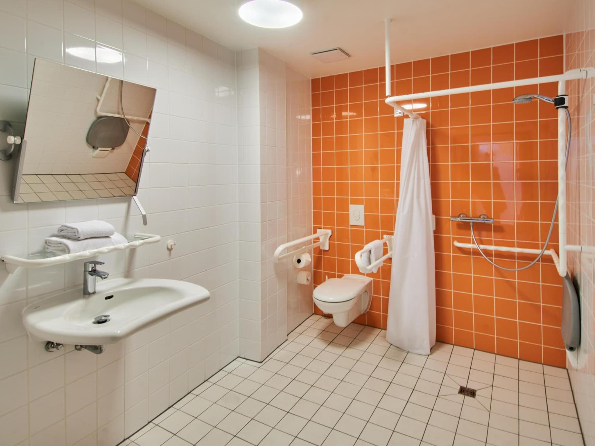B&B HOTEL Frankfurt-Hbf photo 7
