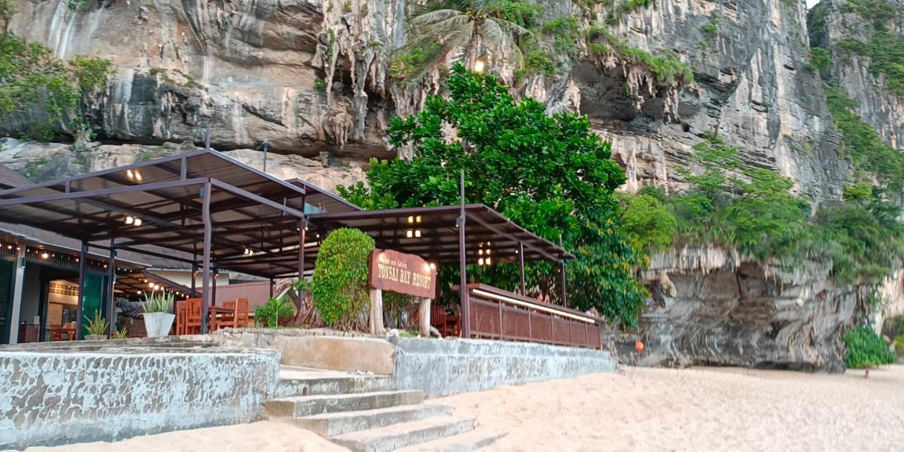 Tonsai Bay Resort photo 8