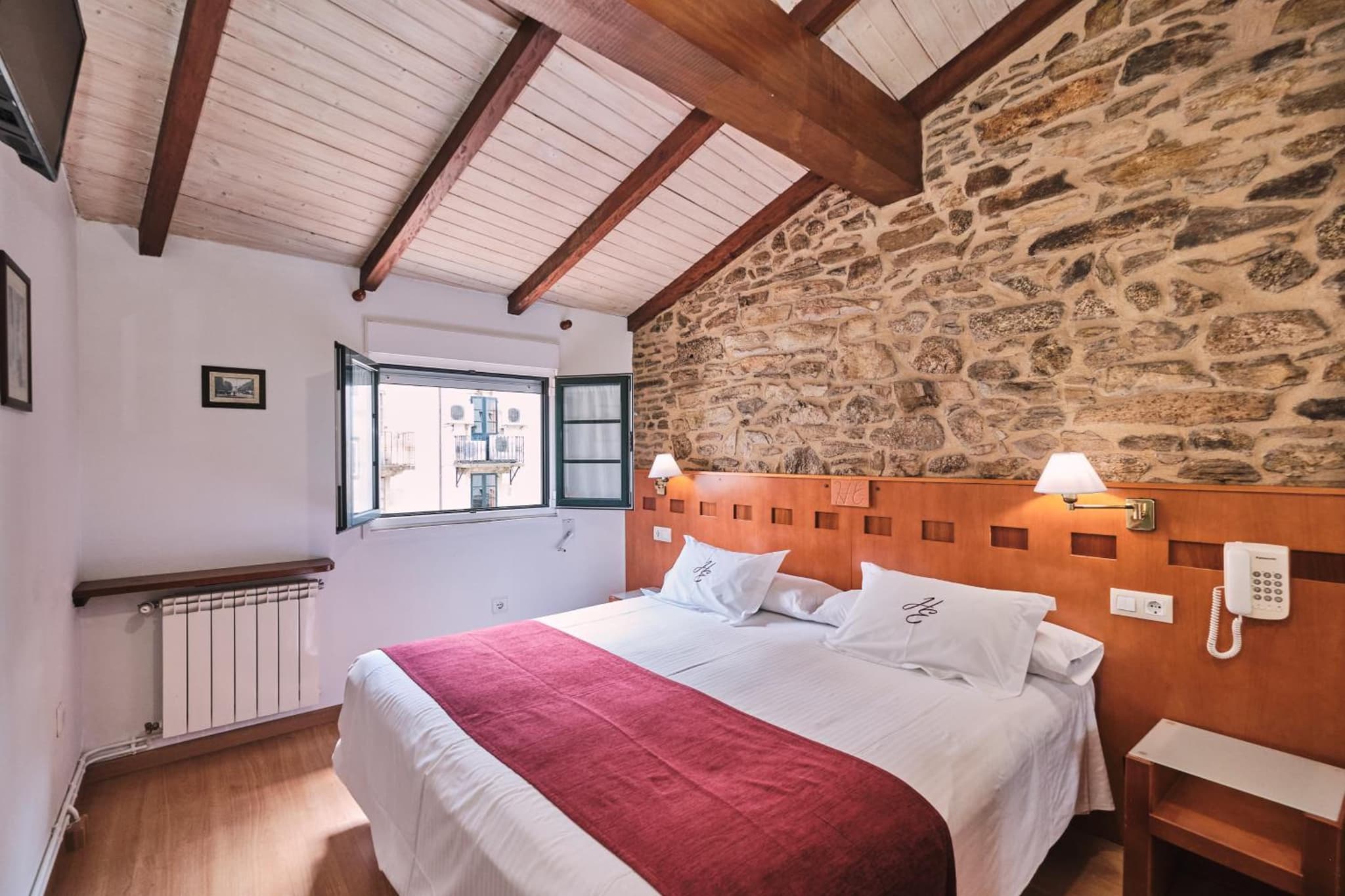 Hotel Entrecercas photo 2