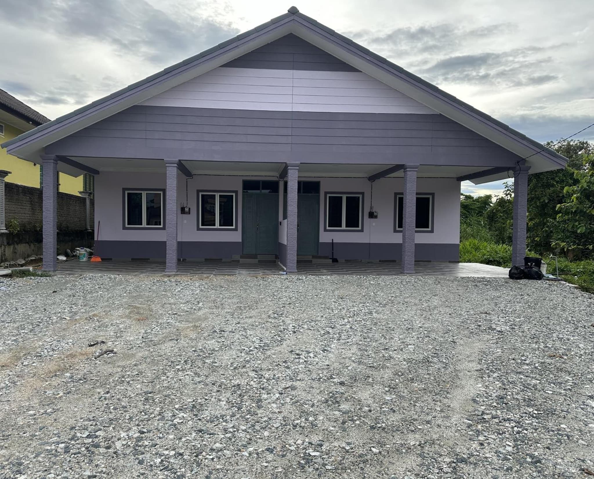 DHIA HOMESTAY
