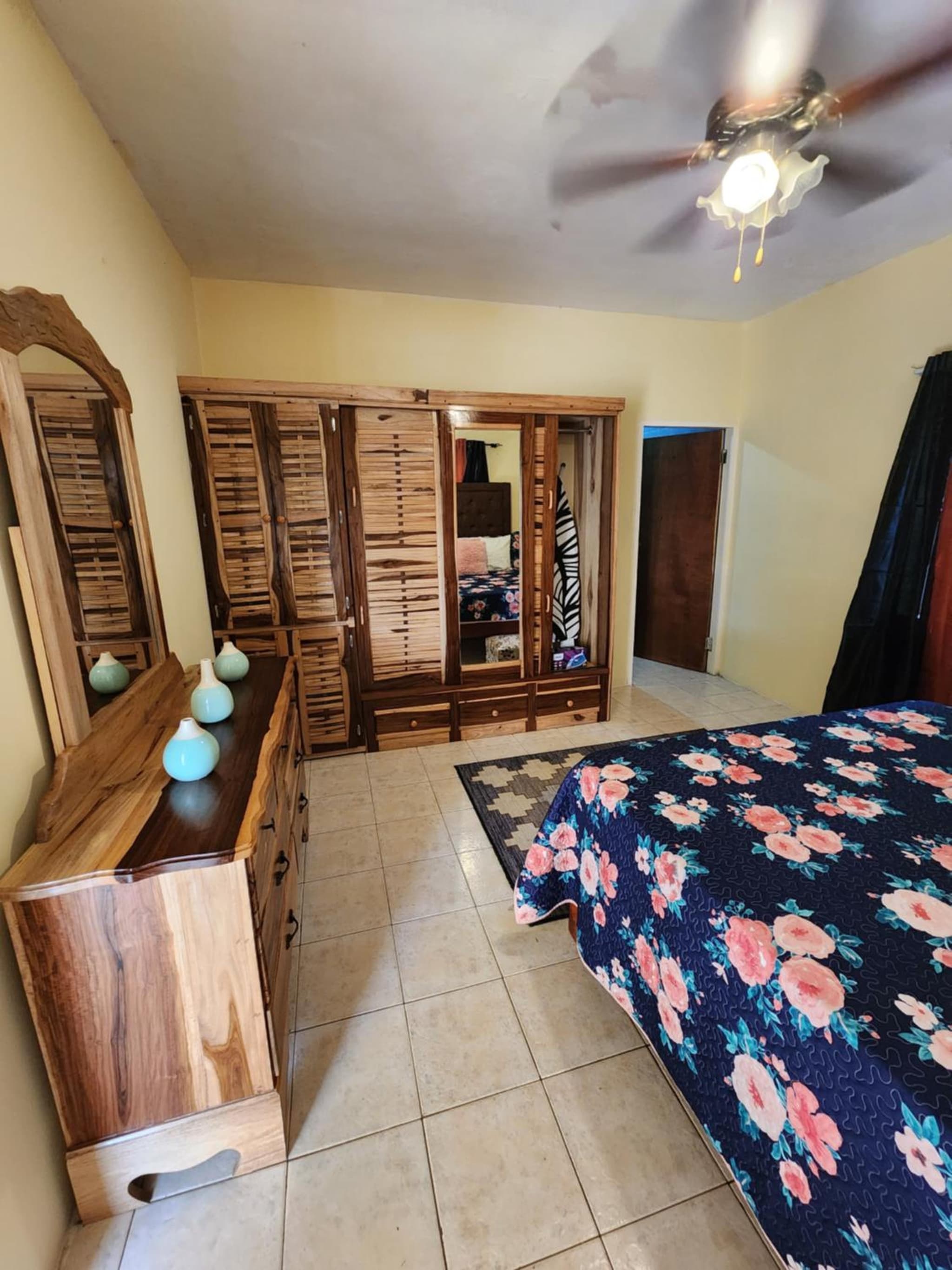 Single Room on Farcas Drive photo 5
