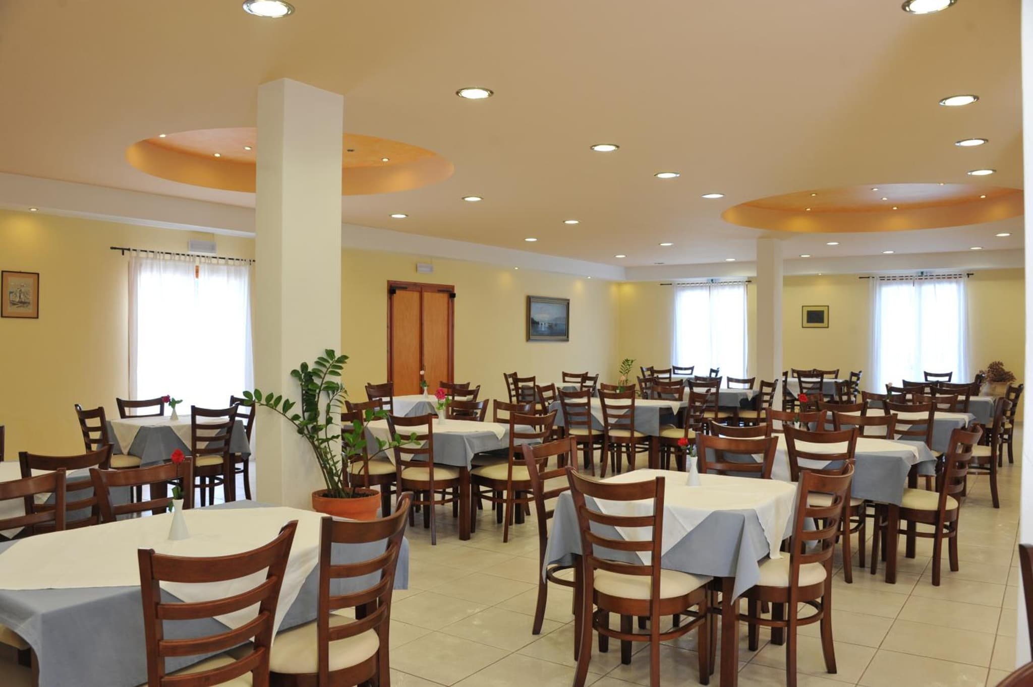 Eri Hotel photo 7