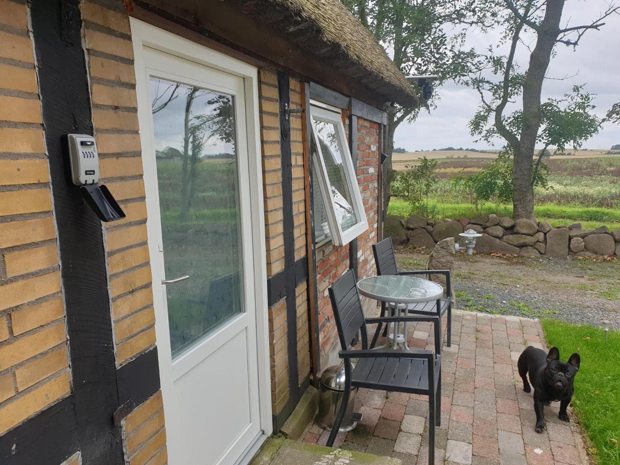 Cozy Hideaway - Rustic Charm & Outdoor Adventure 1 photo 8