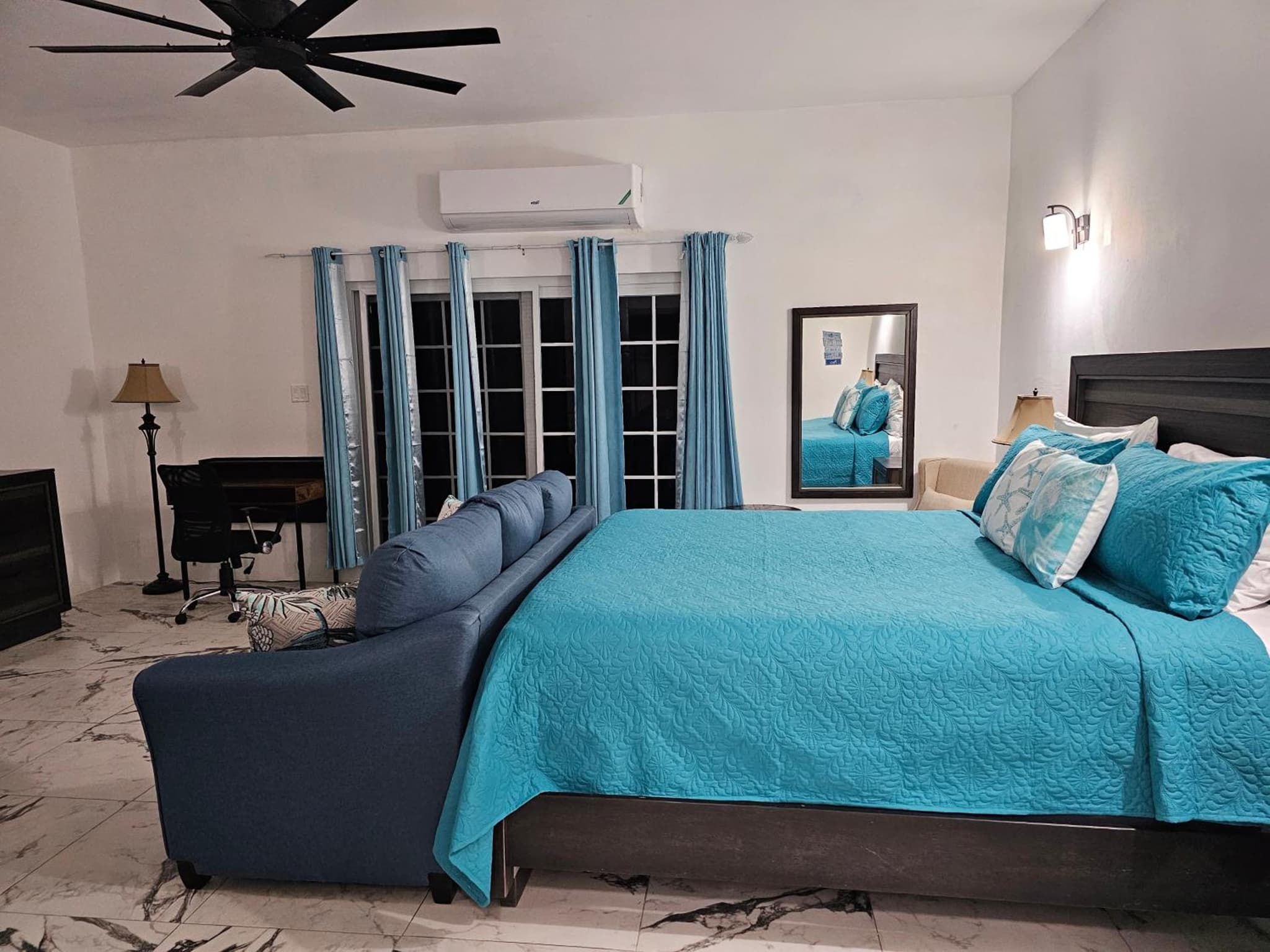 Roots Cafe Negril Rooms photo 6