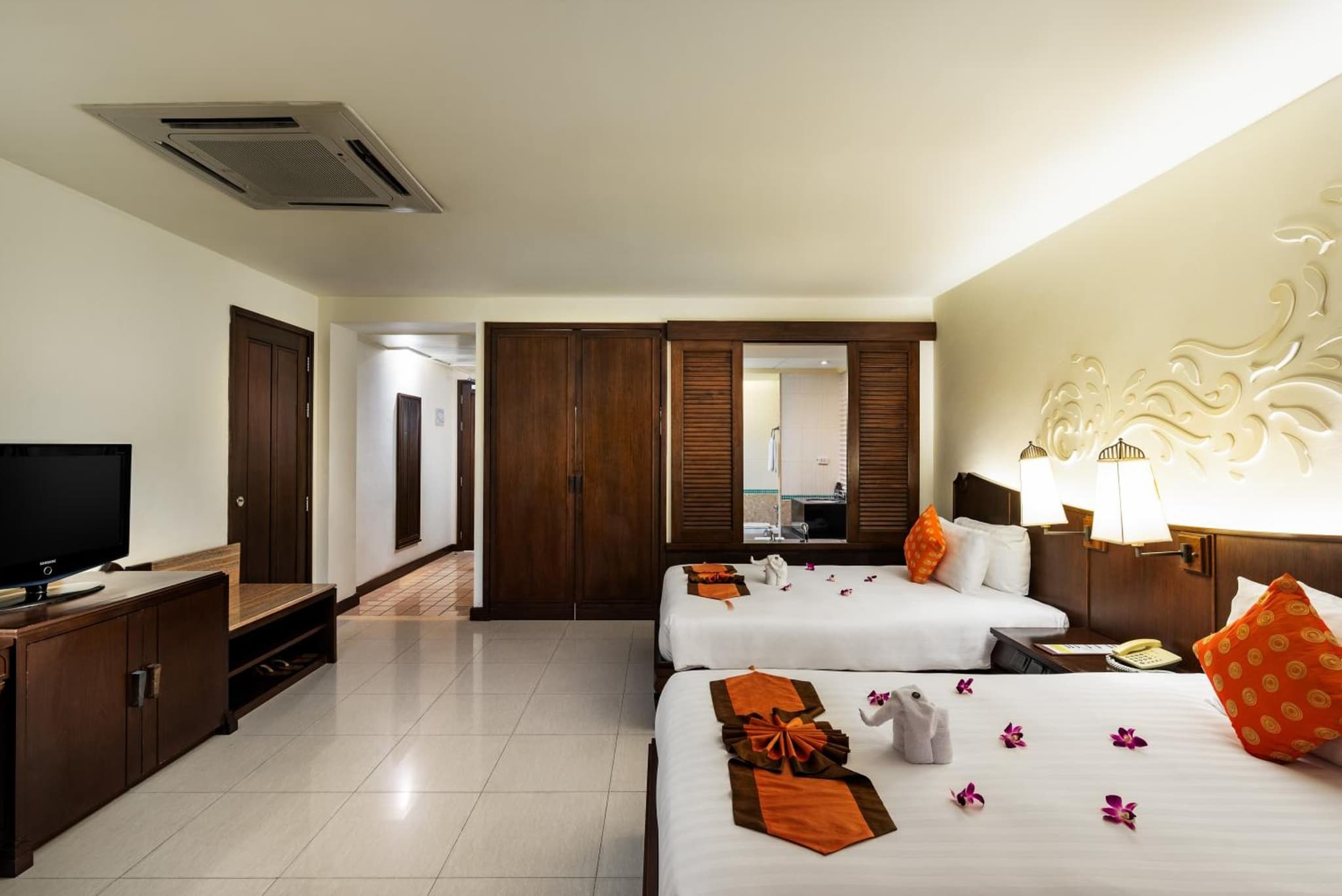 Patong Paragon Resort & Spa SHA Extra Plus photo 3