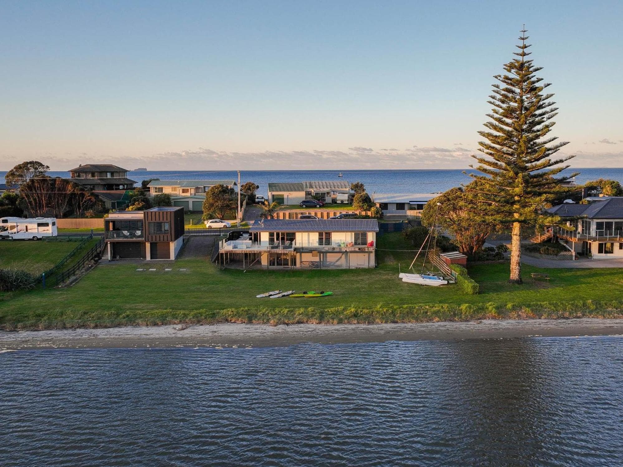 Pukehina Estuary Sunset Views Holiday Home photo 9