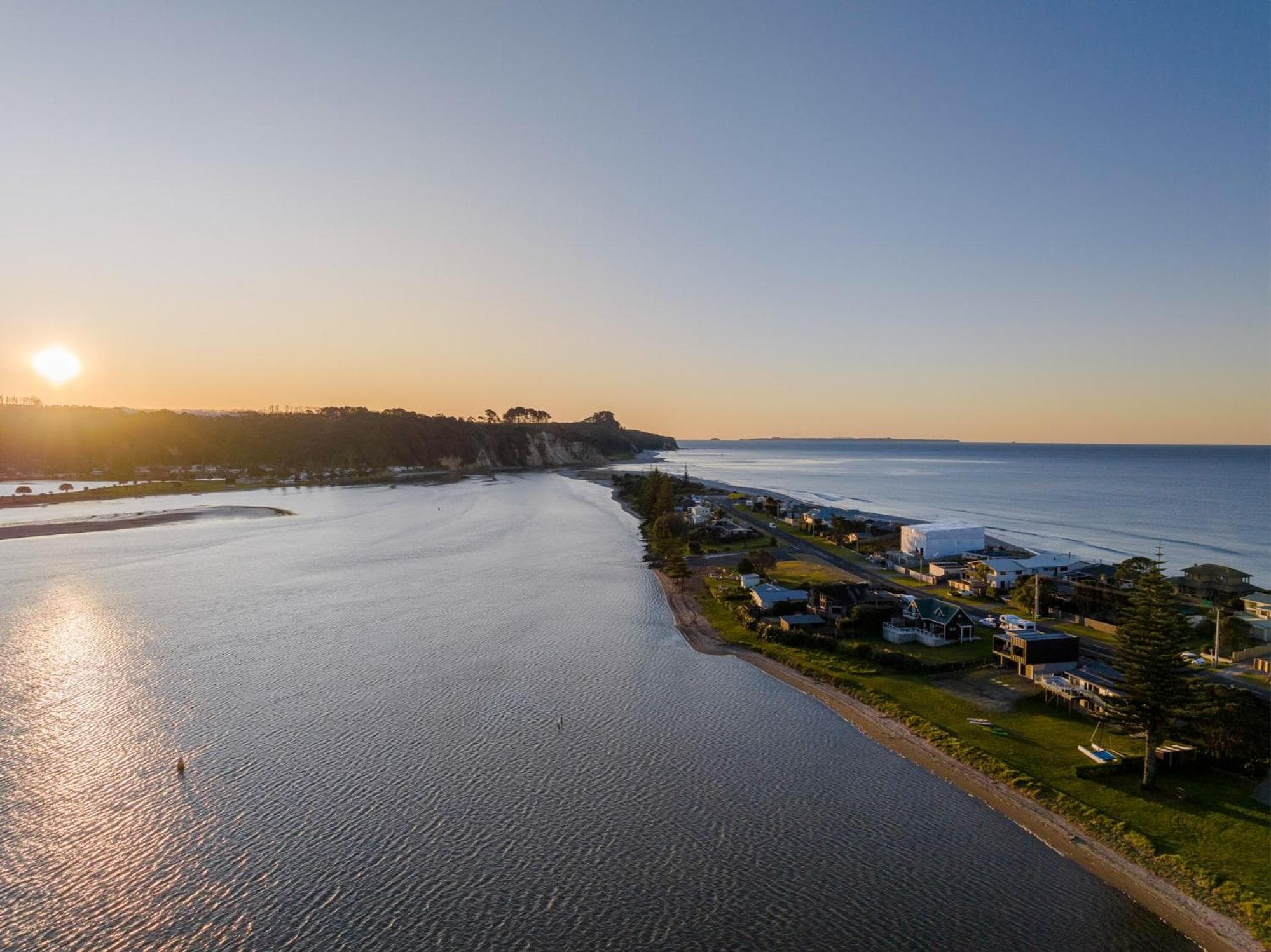 Pukehina Estuary Sunset Views Holiday Home photo 3