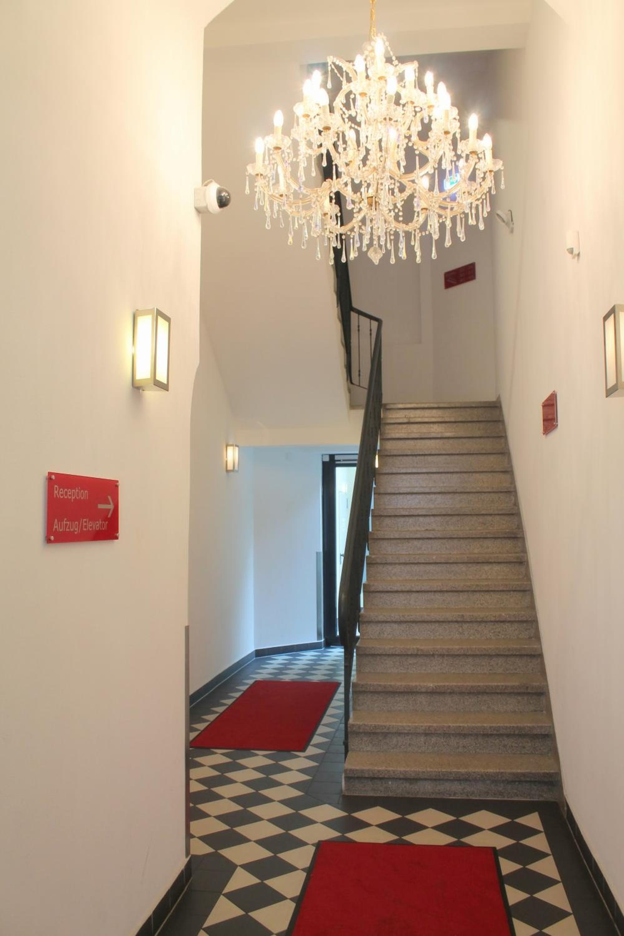 Gideon Hotel photo 6