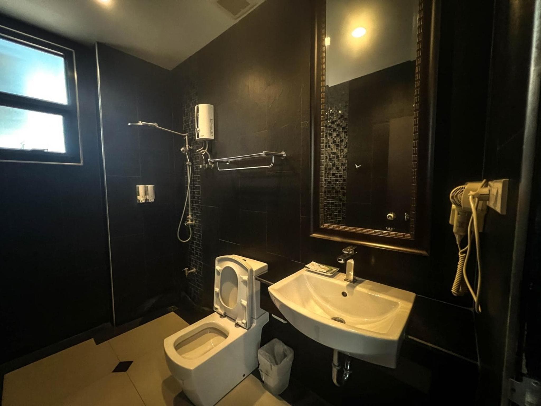 Srisawara Casa Hotel photo 9
