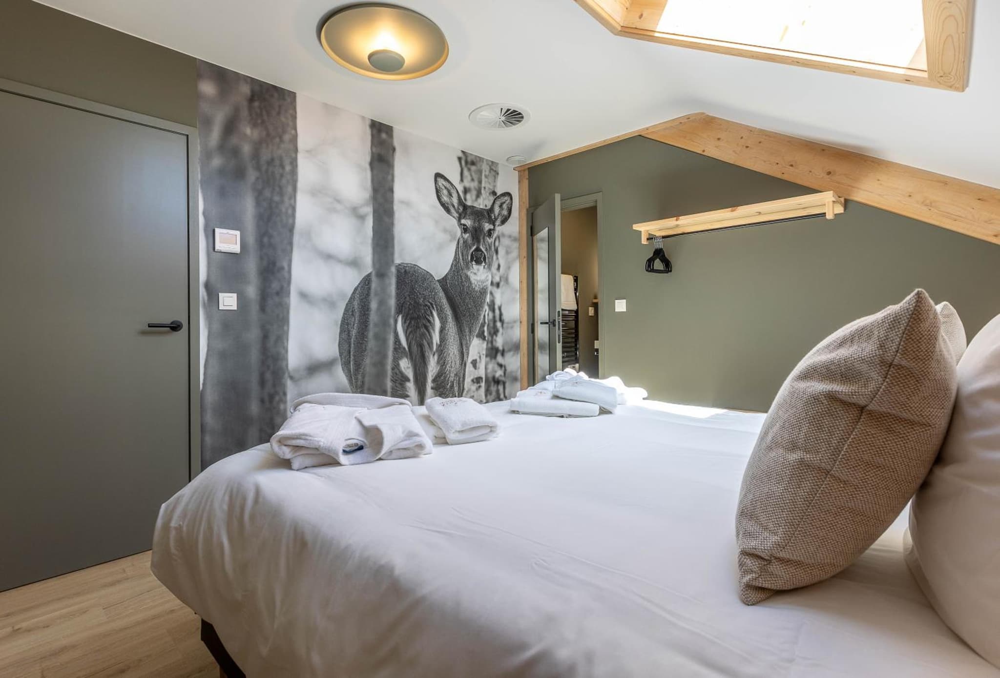 Villa Wood - Gîte de prestige en Ardennes - 10 personnes - Sauna, jacuzzi, piscine et billard photo 2