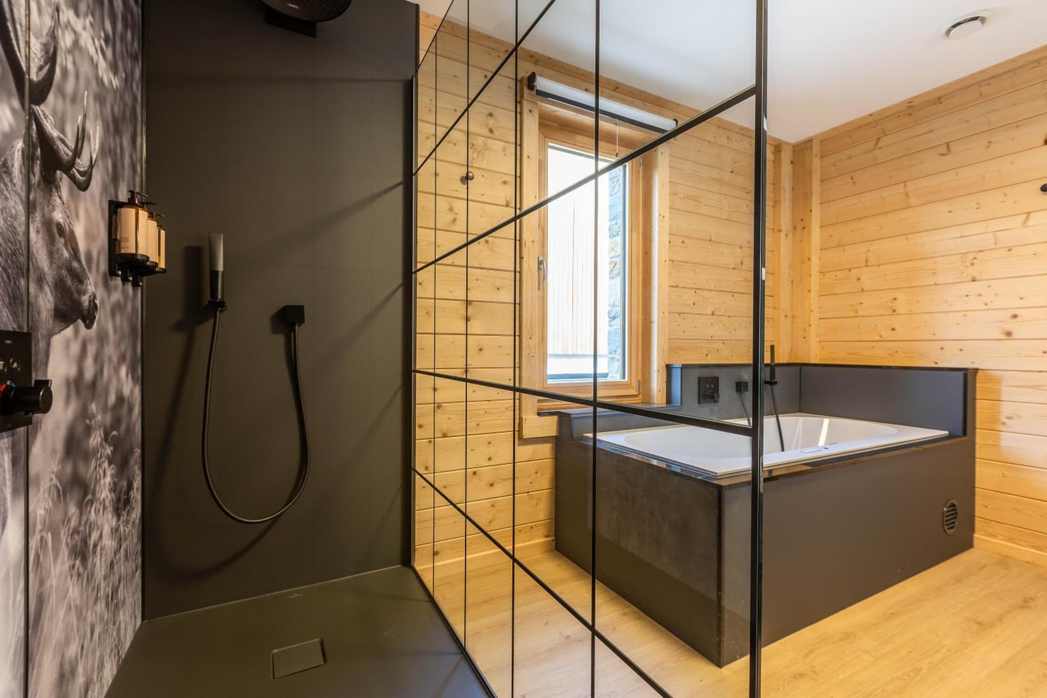 Villa Wood - Gîte de prestige en Ardennes - 10 personnes - Sauna, jacuzzi, piscine et billard photo 9