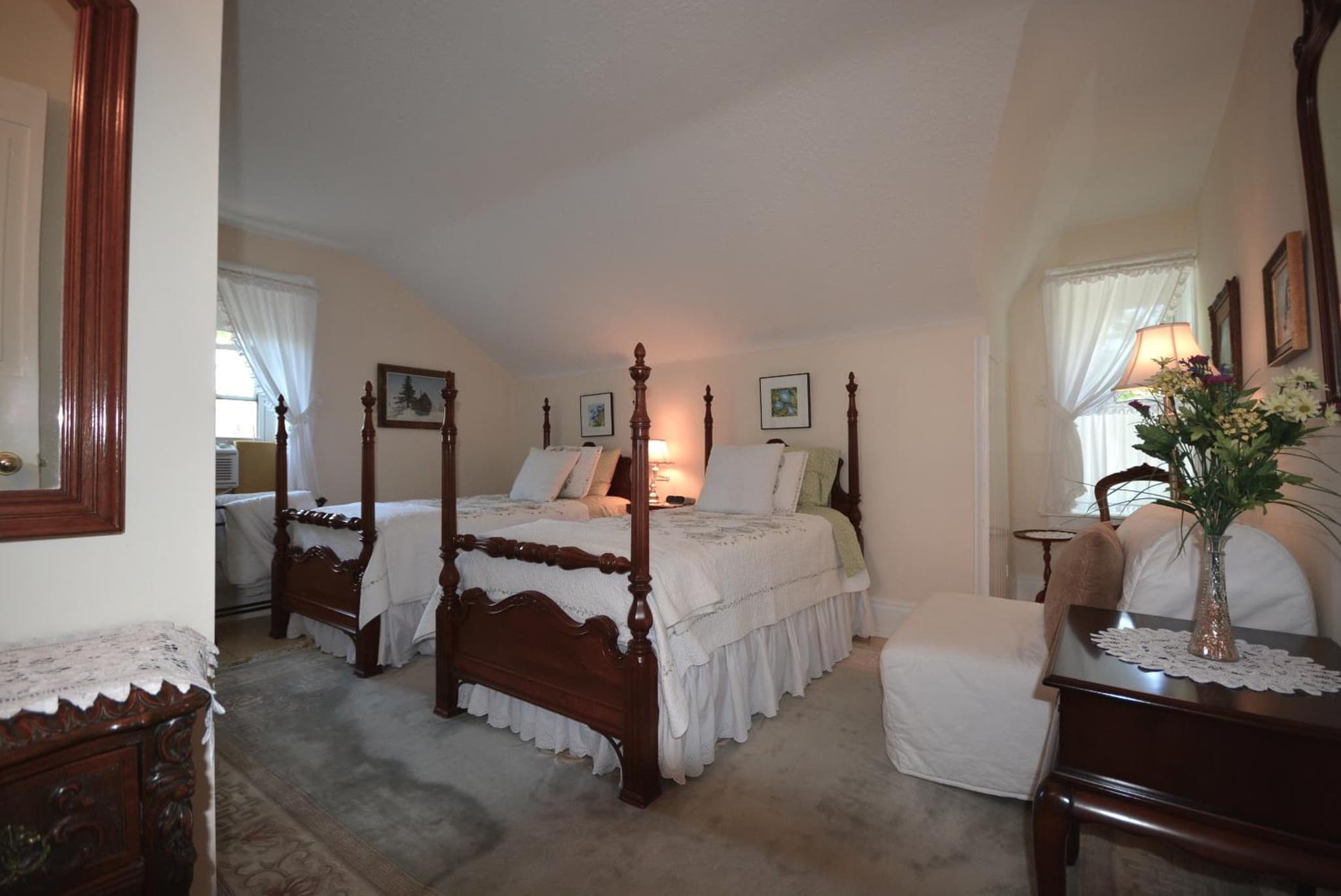 1842 Bed & Breakfast photo 2