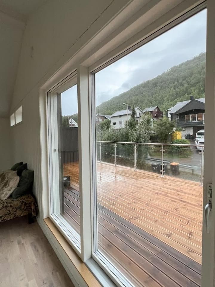 Tromsø Arctic Villa with free parking photo 4