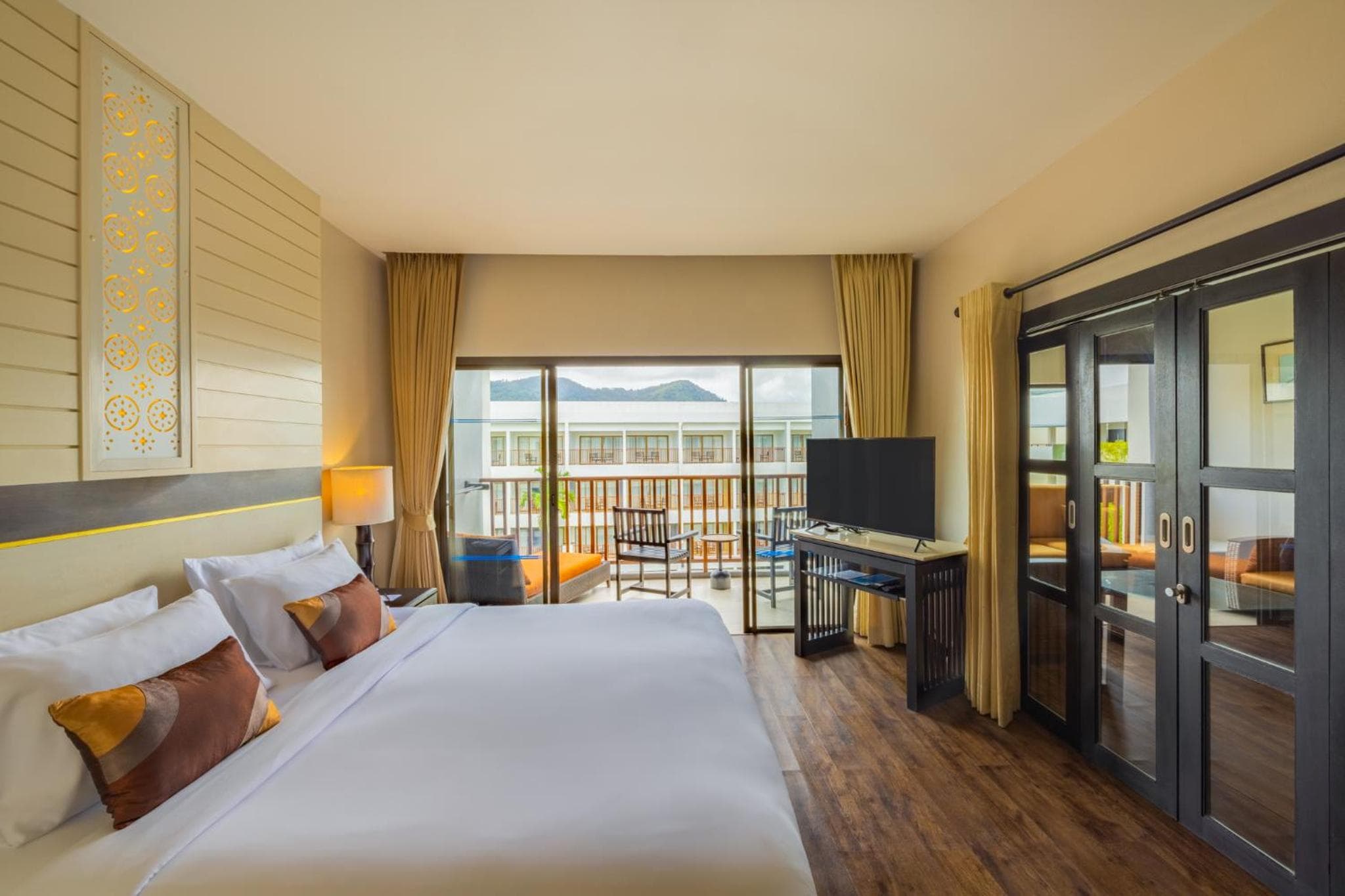 Deevana Plaza Phuket Patong photo 2