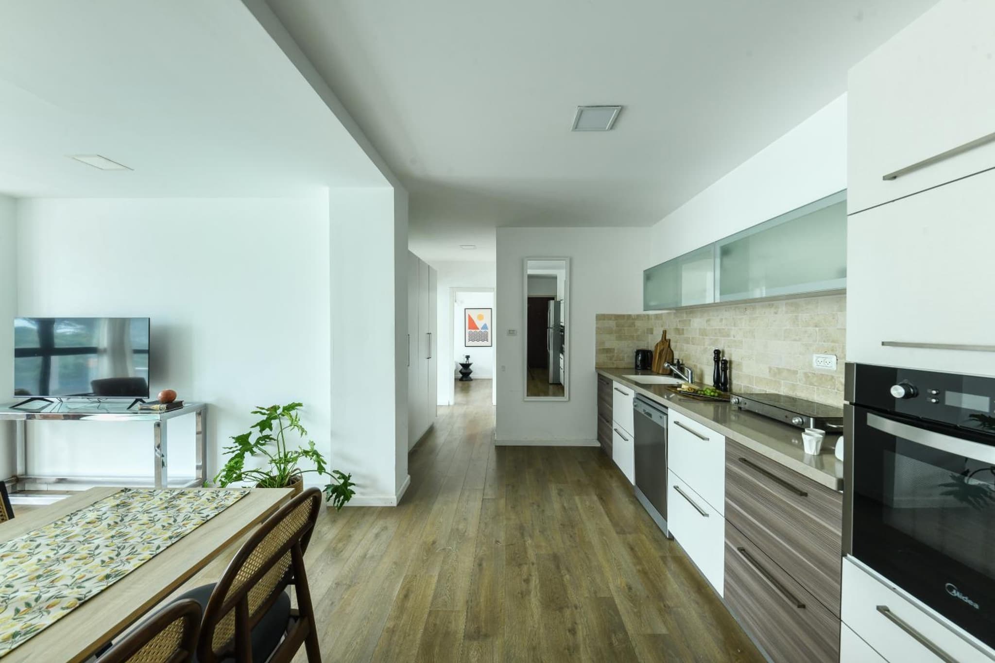 Modern & Bright 3BR Apt with Shelter by Sea N' Rent photo 6