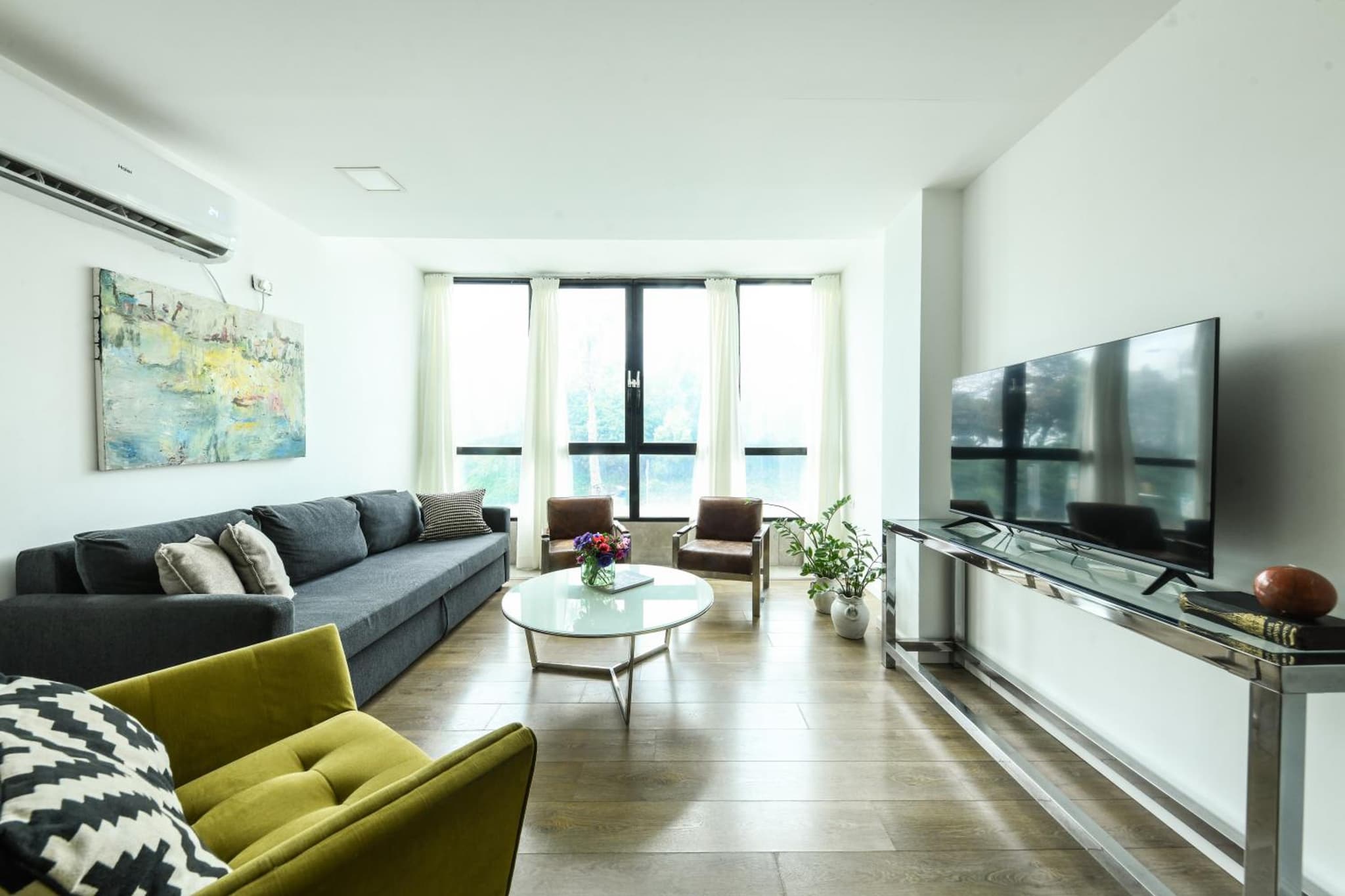 Modern & Bright 3BR Apt with Shelter by Sea N' Rent photo 9