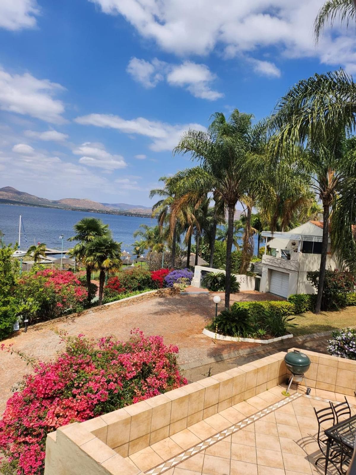 The Holiday House Harties