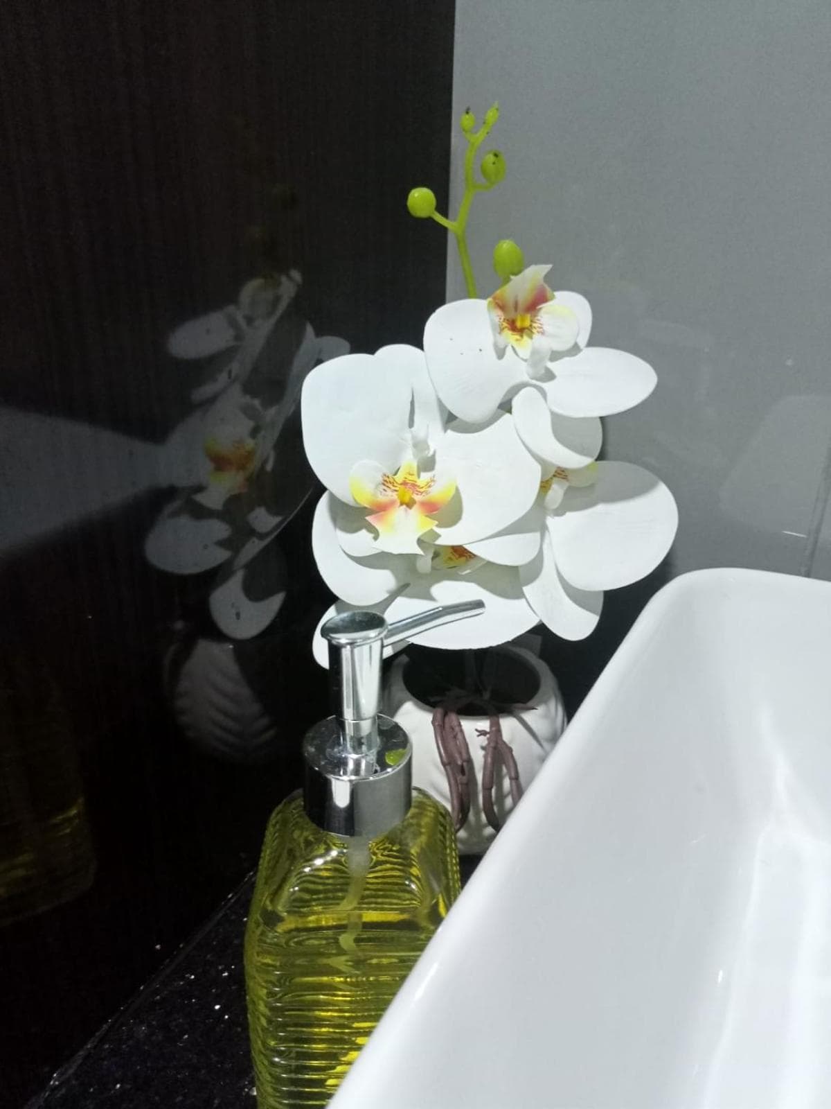 AIR Luxury Makati CBD with balcony photo 4