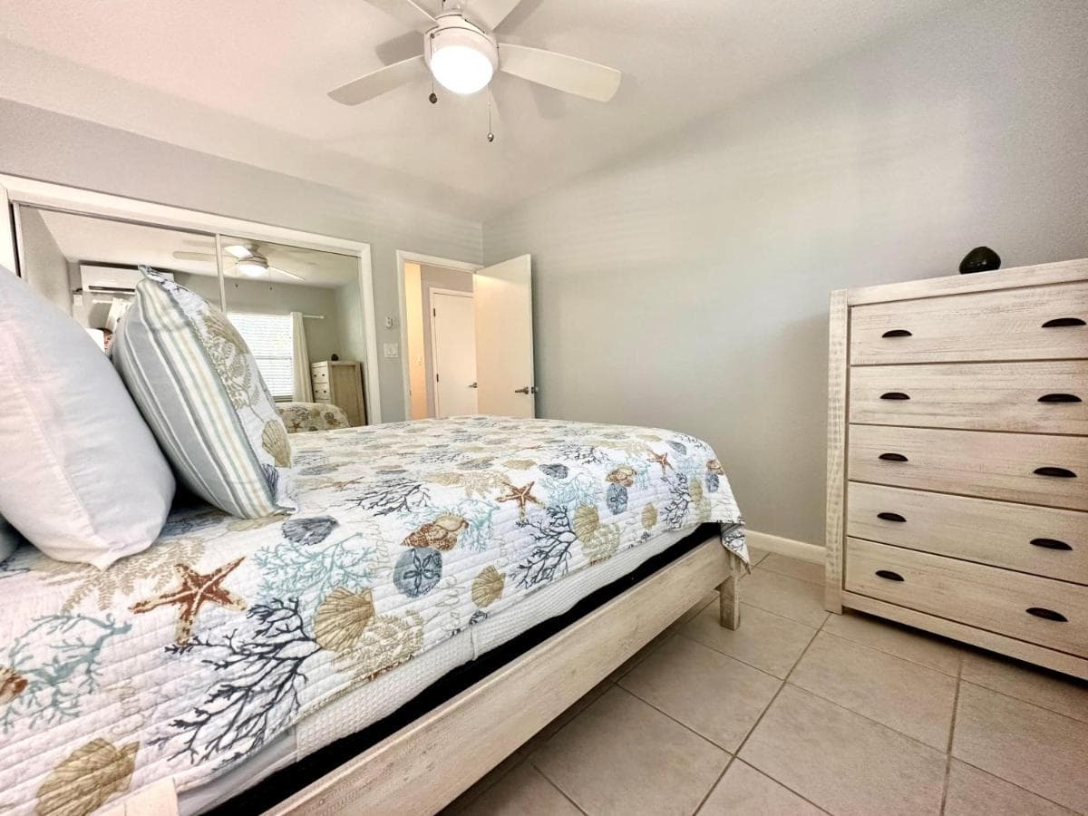 Snug Harbour View Condo #4 photo 6