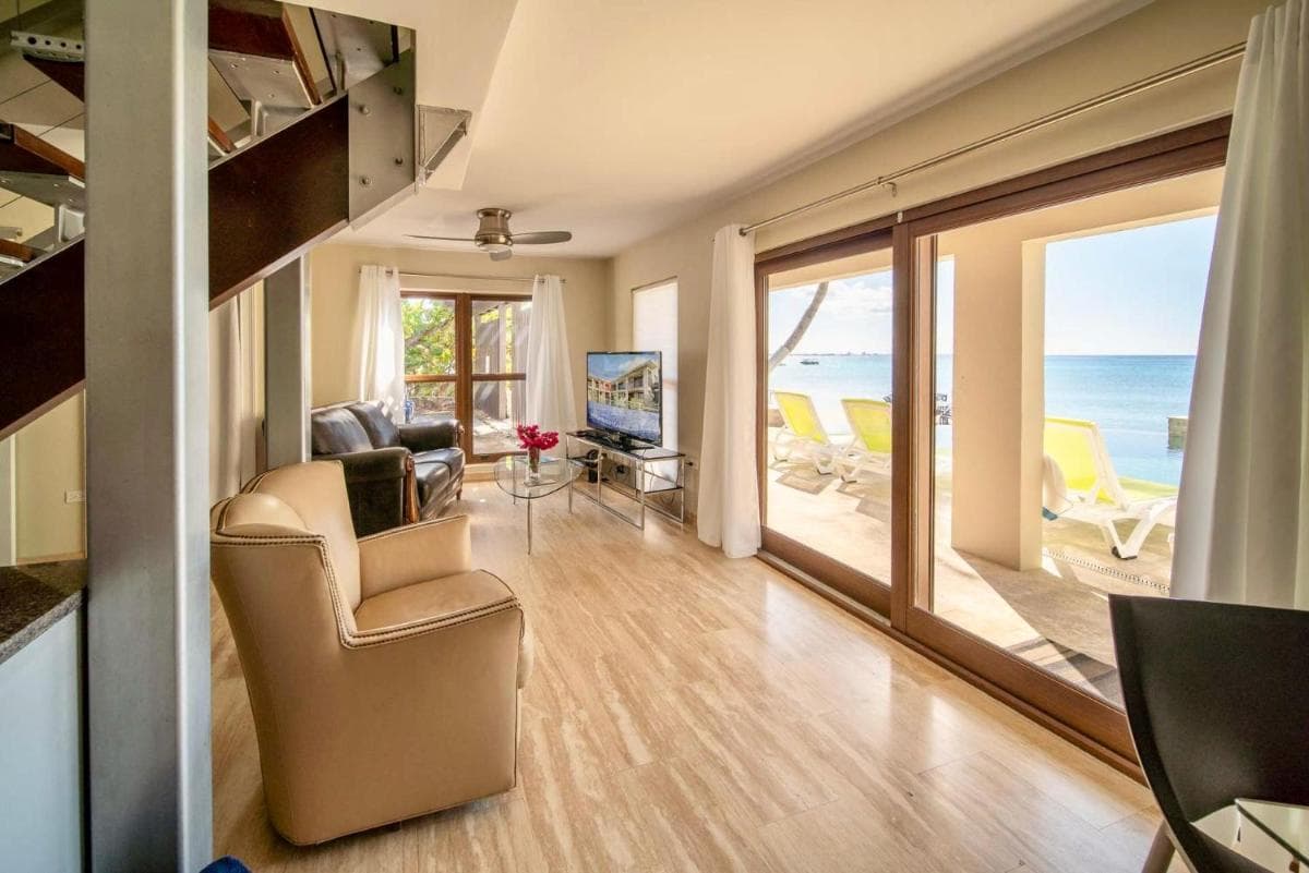 Seven Mile View #4 - 2 BR Oceanfront Condo & Pool photo 4