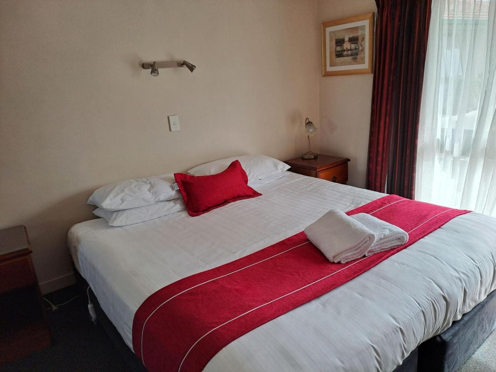 Commodore Motor Lodge photo 3