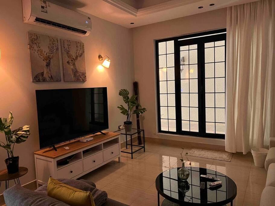 Almajdeah luxurious apt Walk to BlVD photo 8
