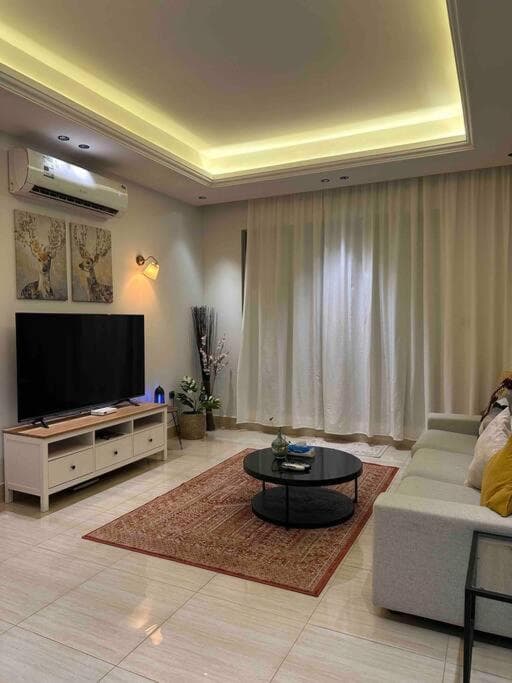 Almajdeah luxurious apt Walk to BlVD photo 4