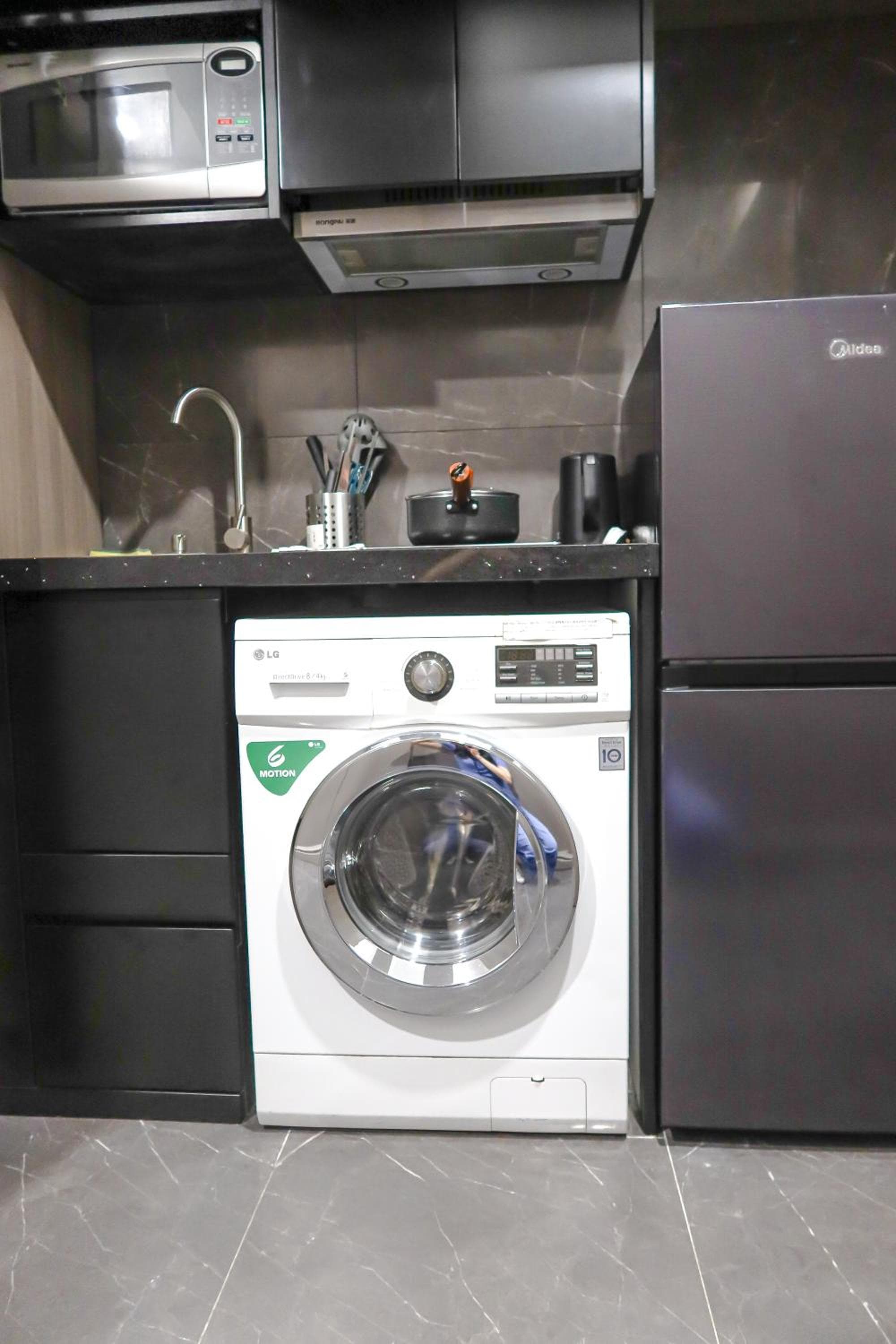 R Residences photo 6