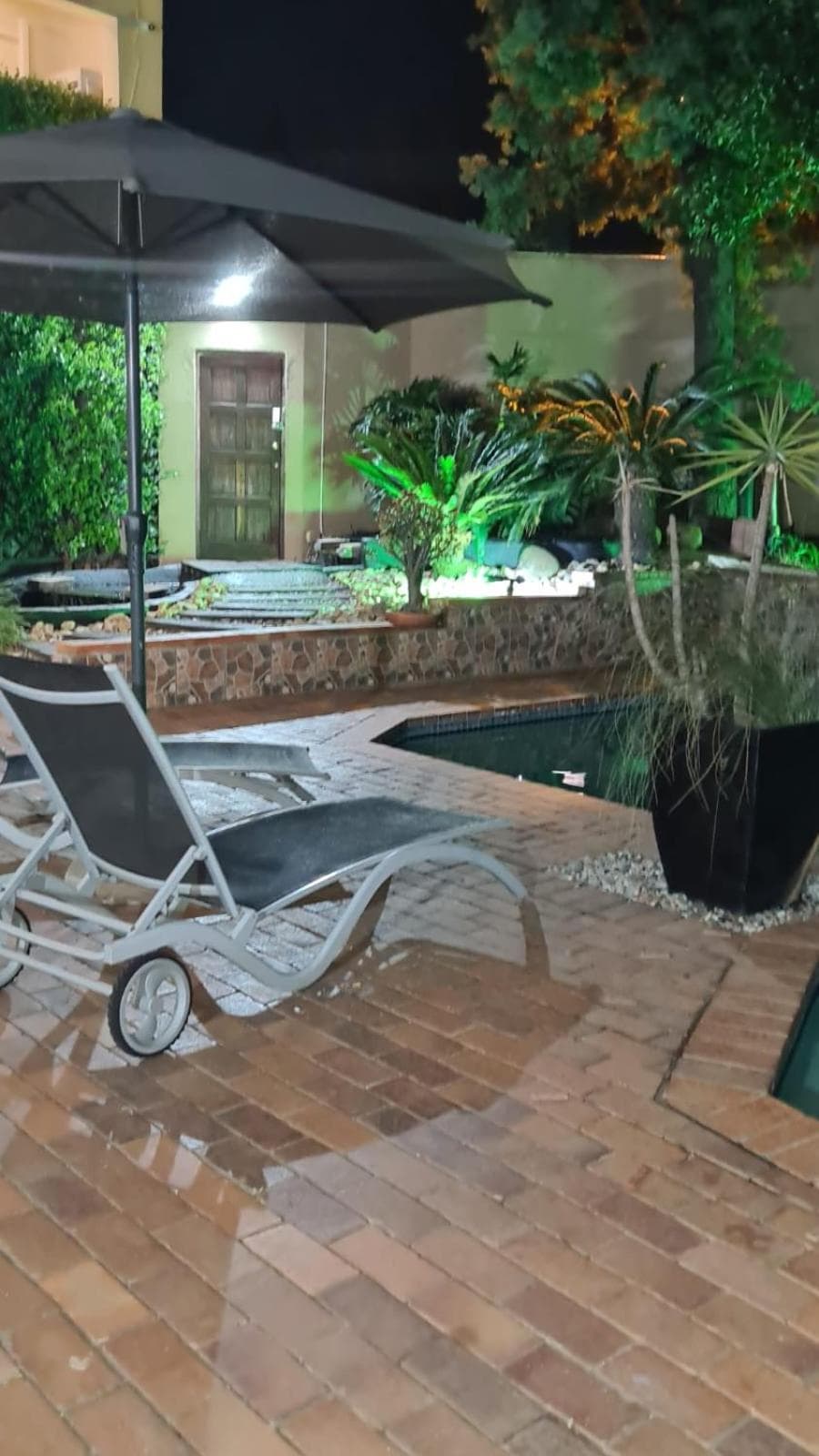 Halfway Gardens Home photo 4