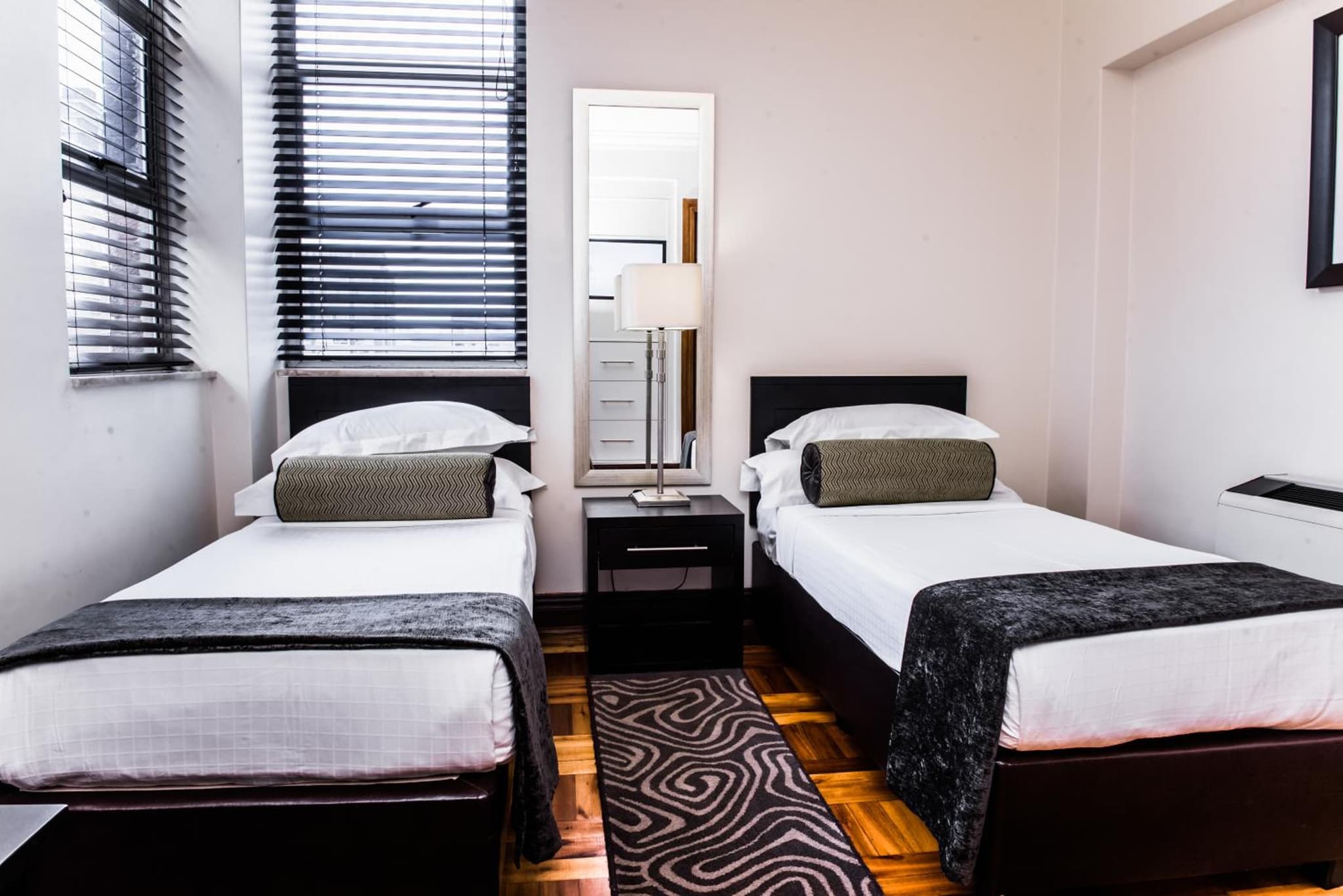 Belaire Suites Hotel photo 2