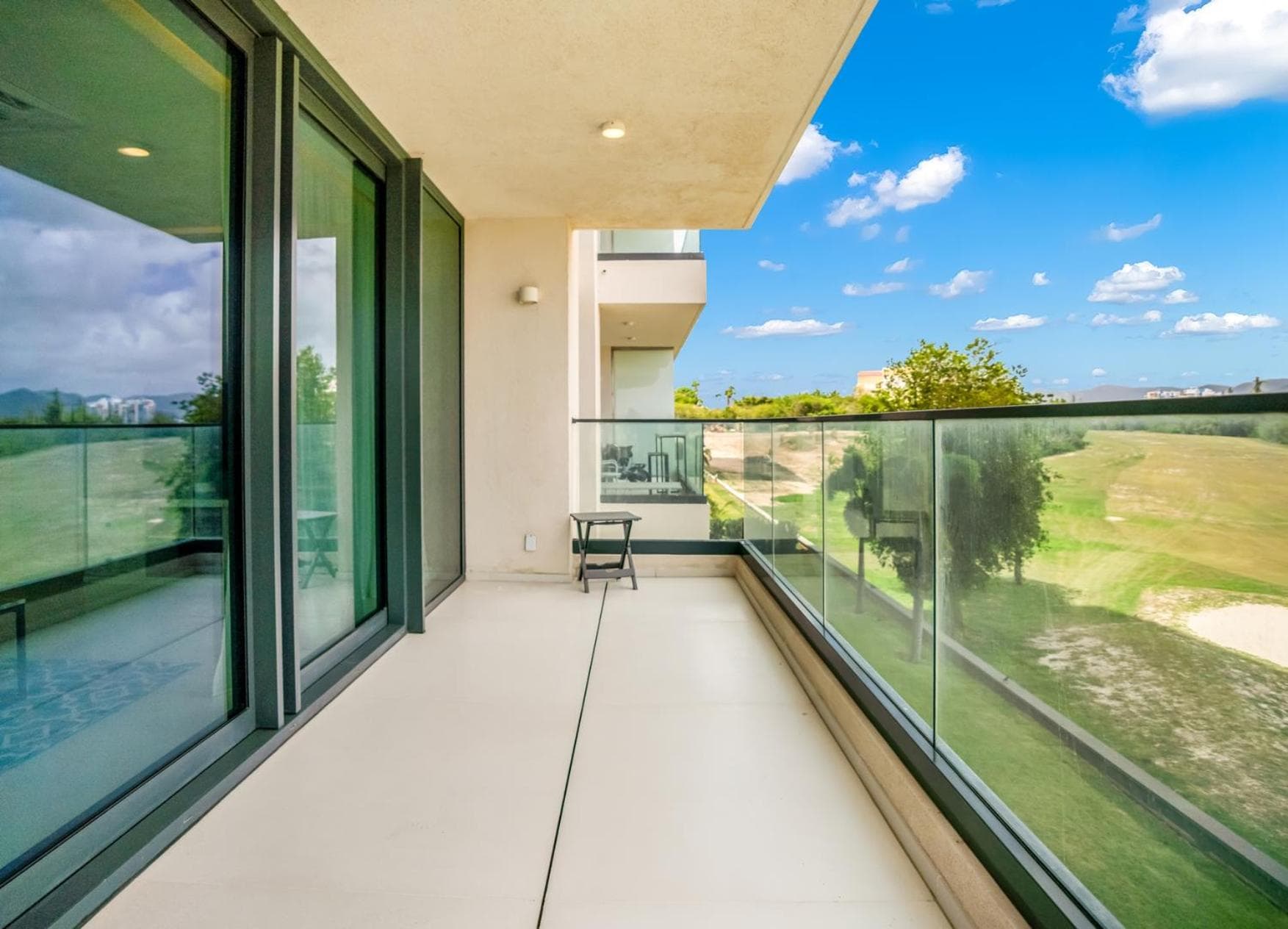 Luxury Oceanview 1BR on beach photo 5