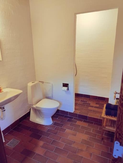 Comfortable 3- bedroom villa with free parking photo 3