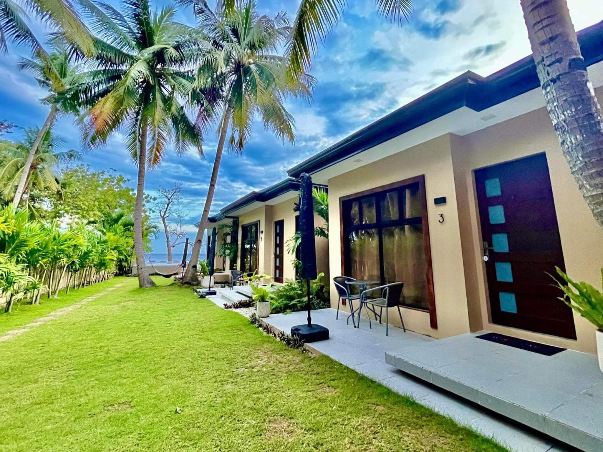 Southseas Beach Resort and Dive Center