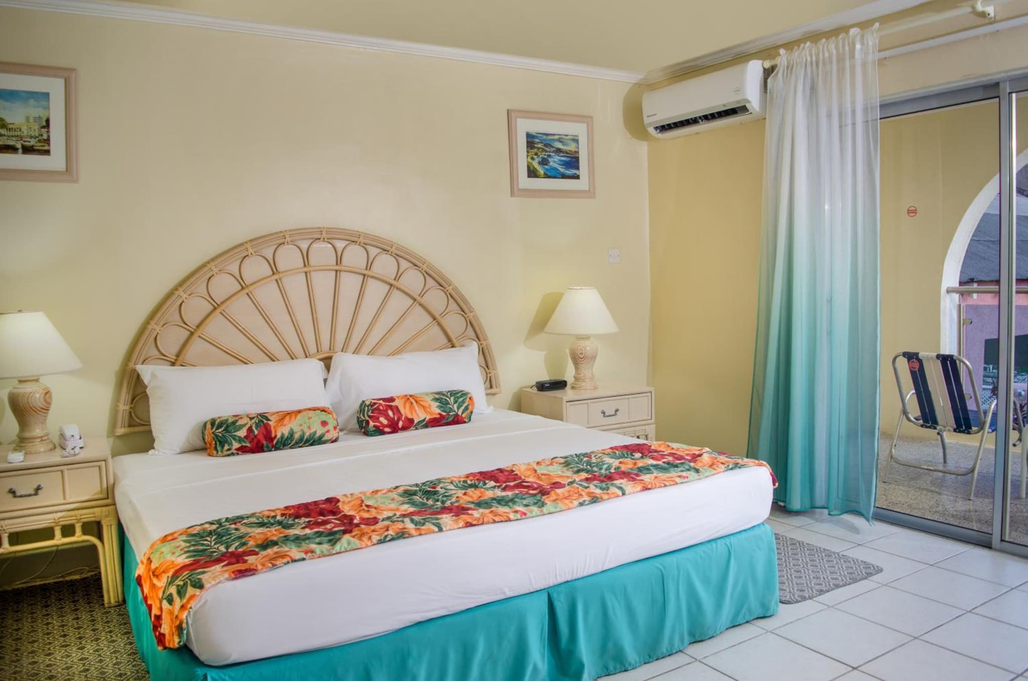 Sunbay Hotel- Daily Breakfast & Beach Access Included photo 2