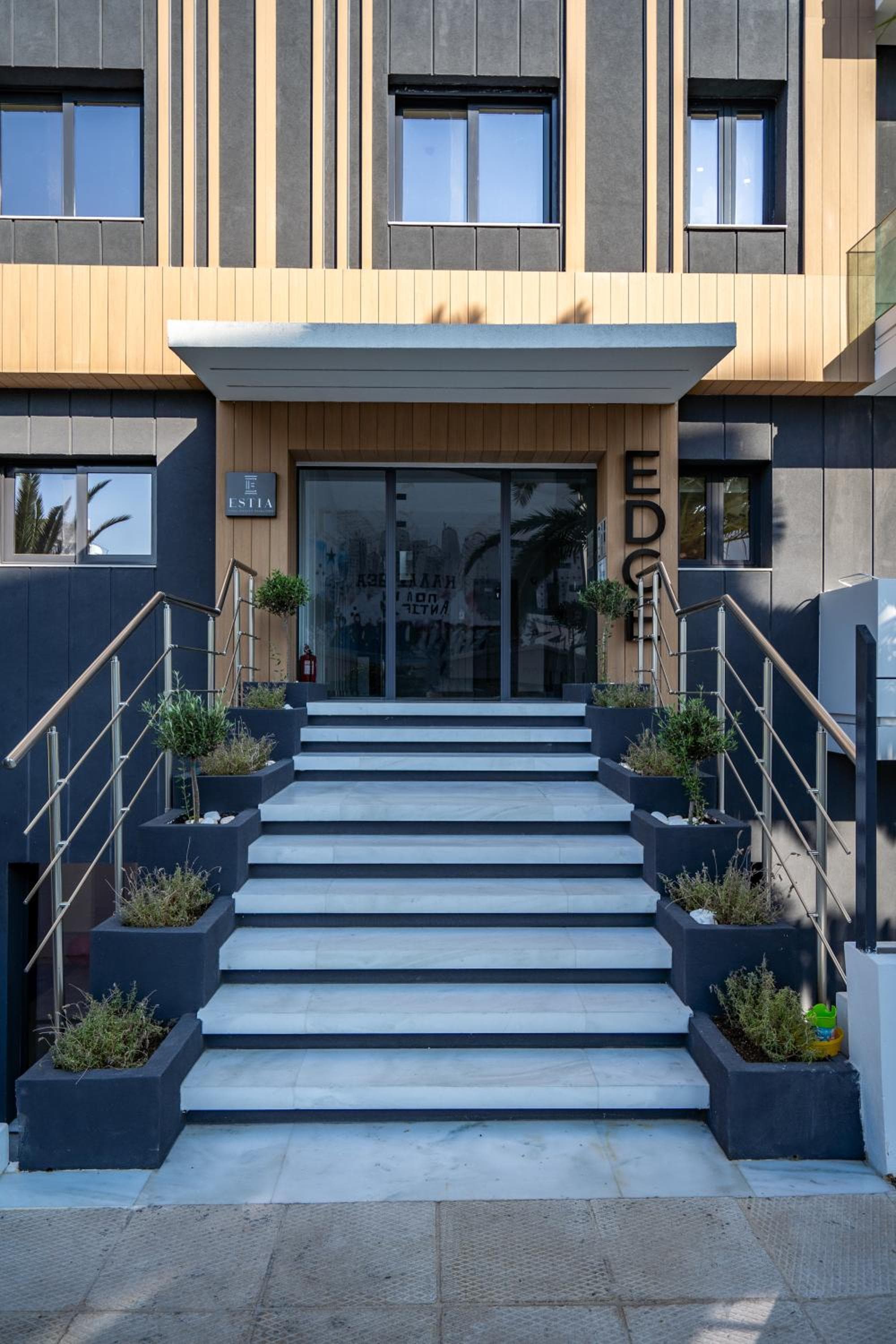 The Edge - Luxury Residences photo 2