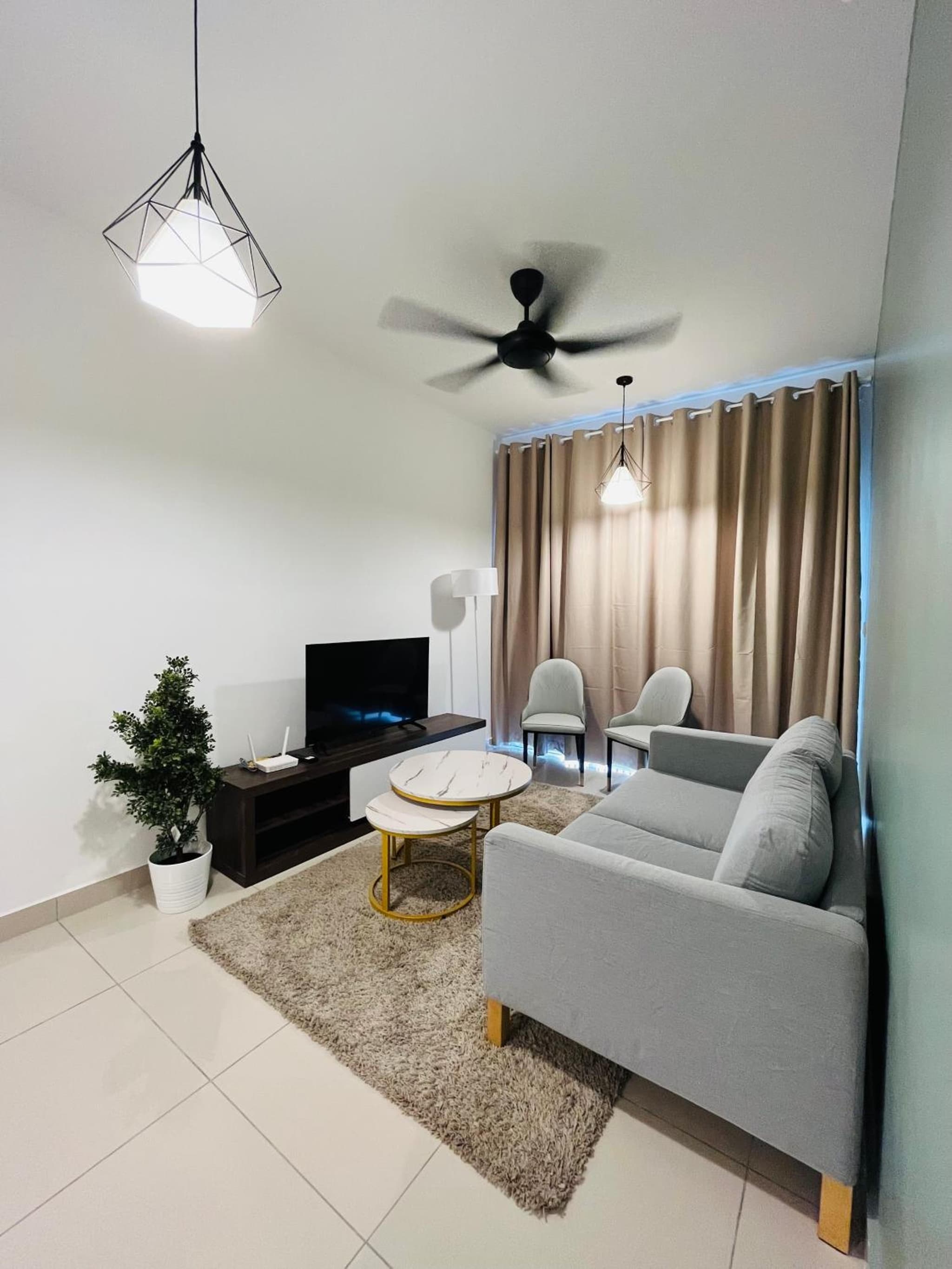 COMFY SKY SUITE Free Wifi & Netflix