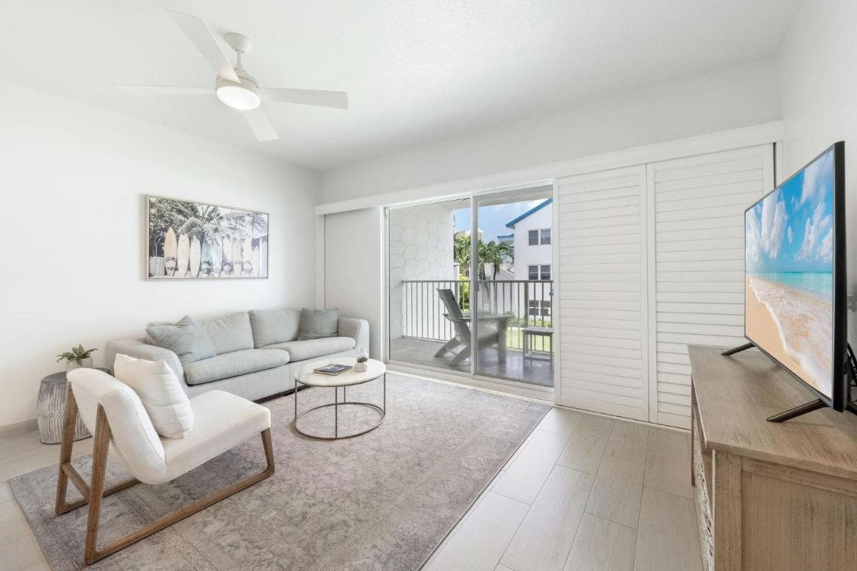 Next to Ritz Carlton, Oceanview 1BR on Seven Mile Beach photo 4