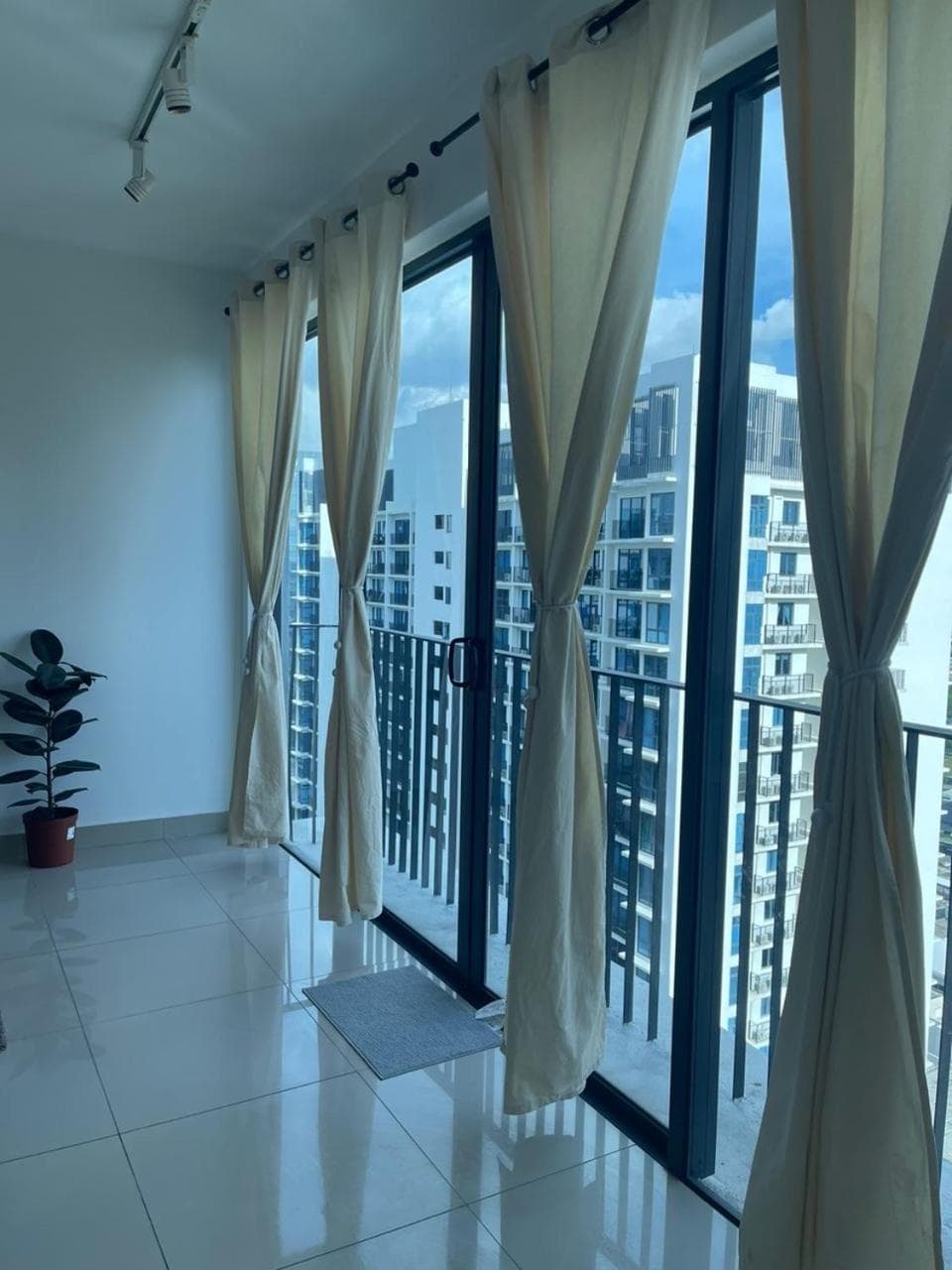 Horizon Suite at Trefoil Setia Alam photo 8