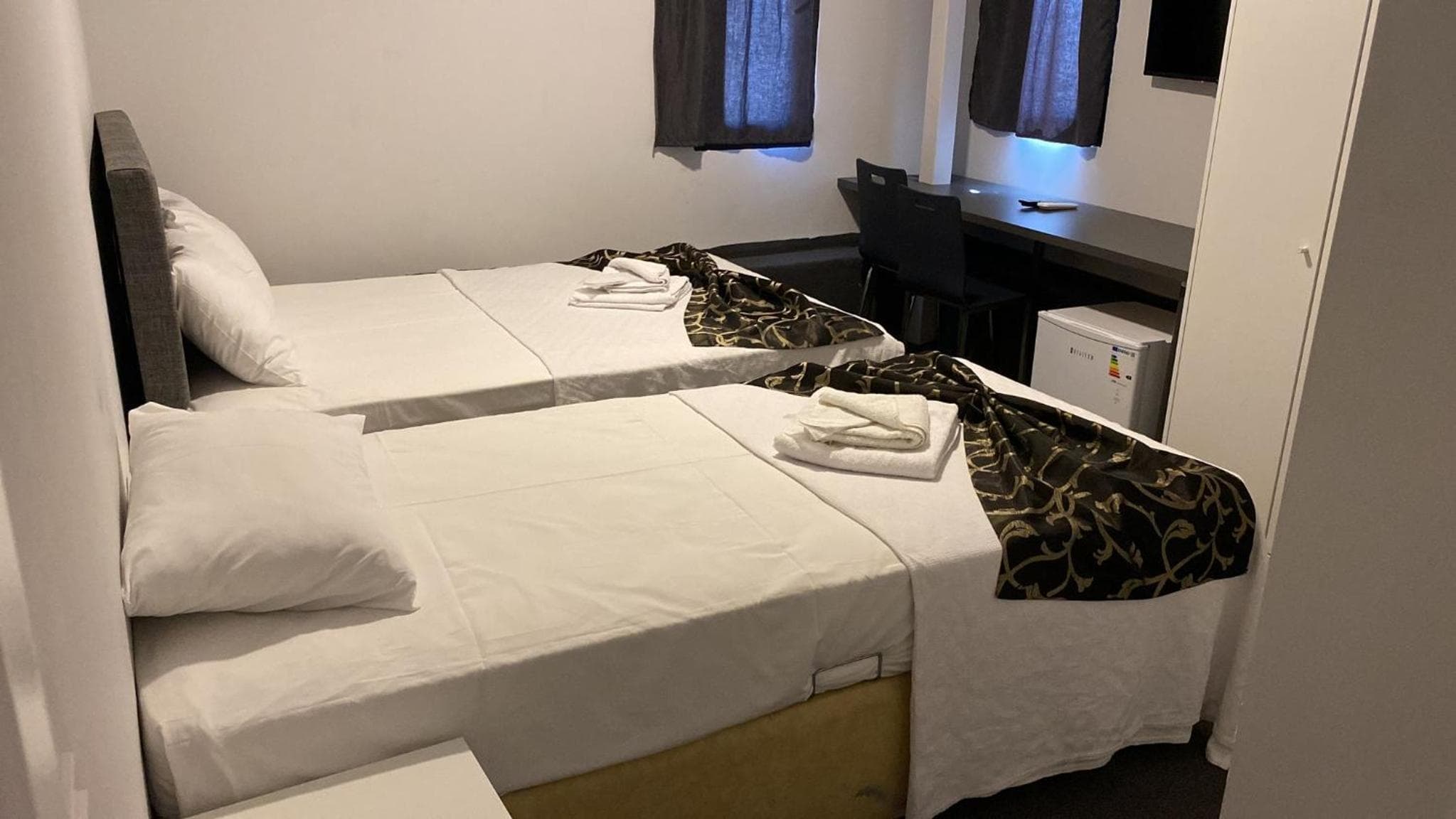 RED FLAG HOTEL photo 2