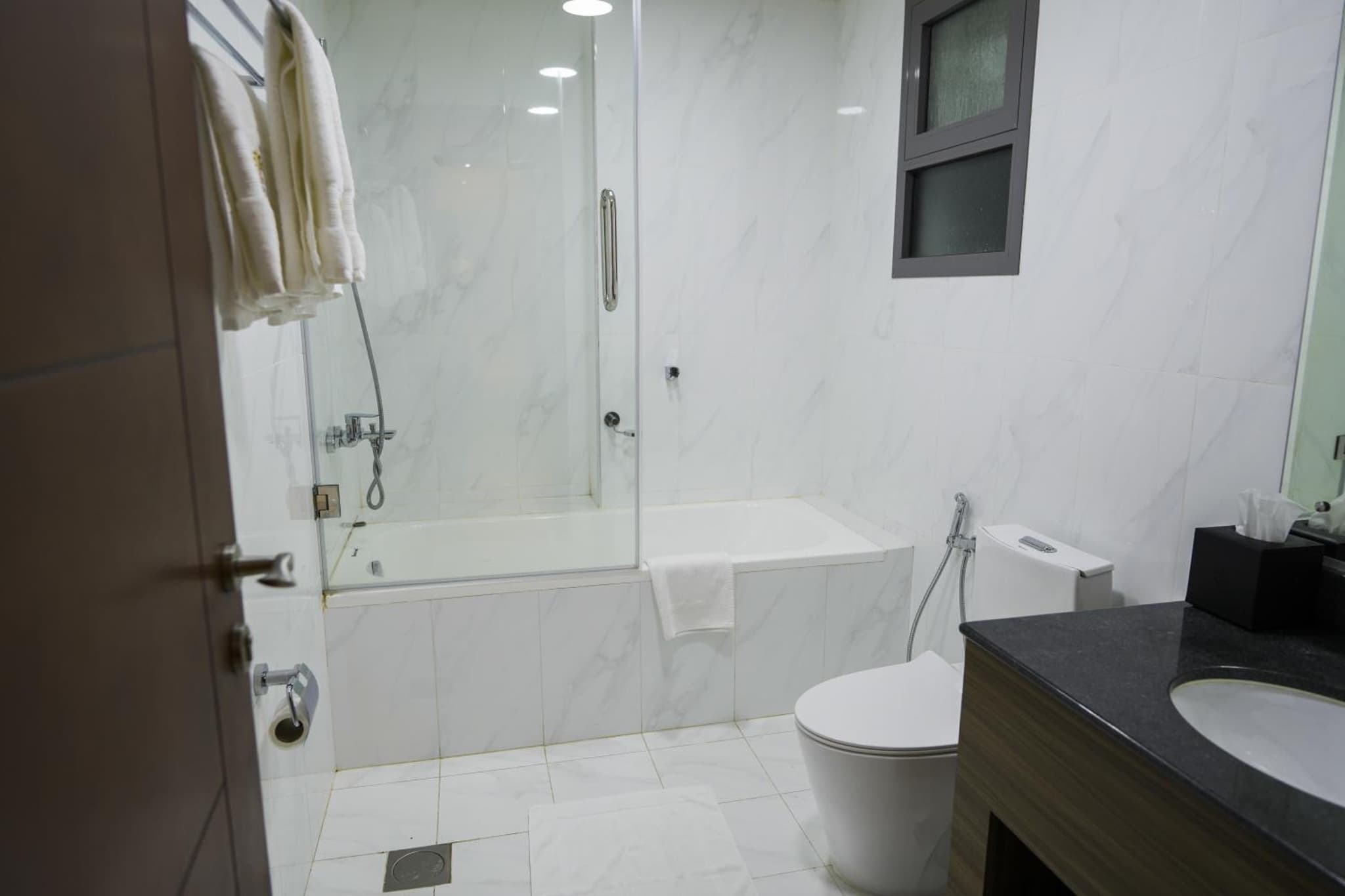 The Plaza Hotel & Resort photo 2