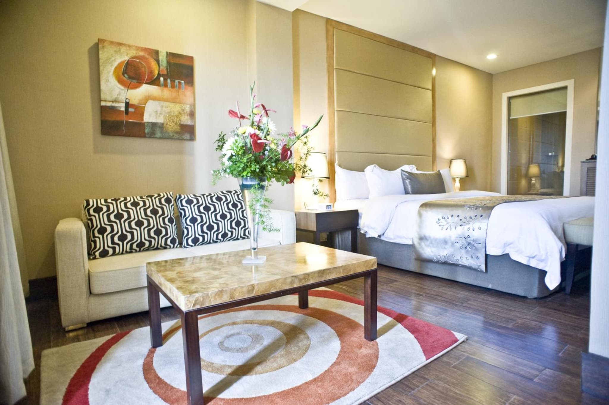 Goldberry Suites & Hotel Mactan