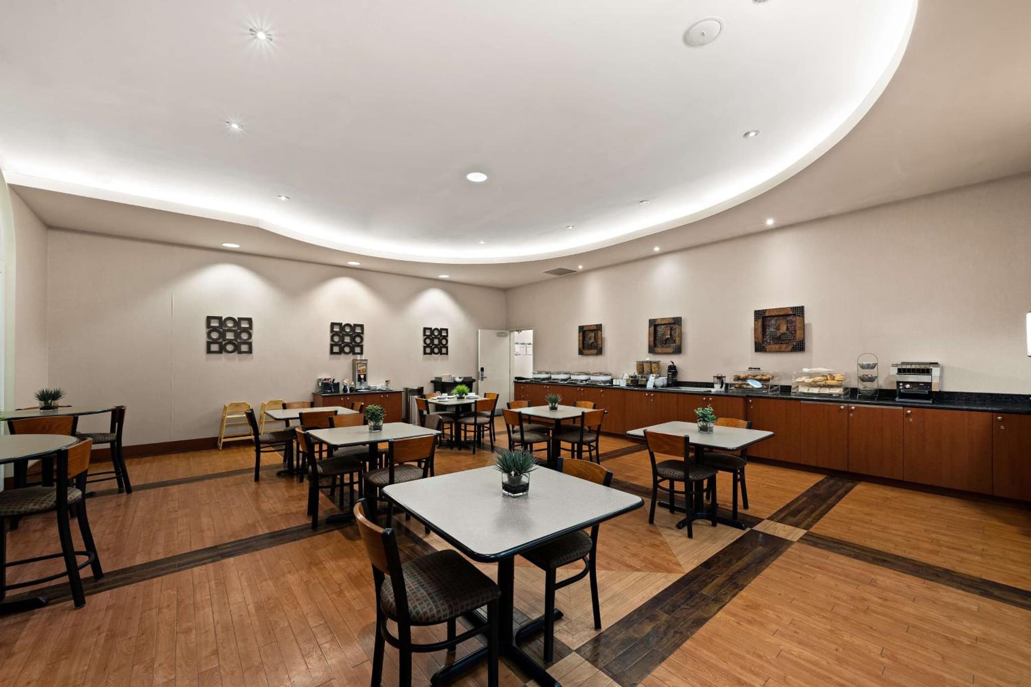 Best Western Plus Orangeville Inn & Suites photo 5