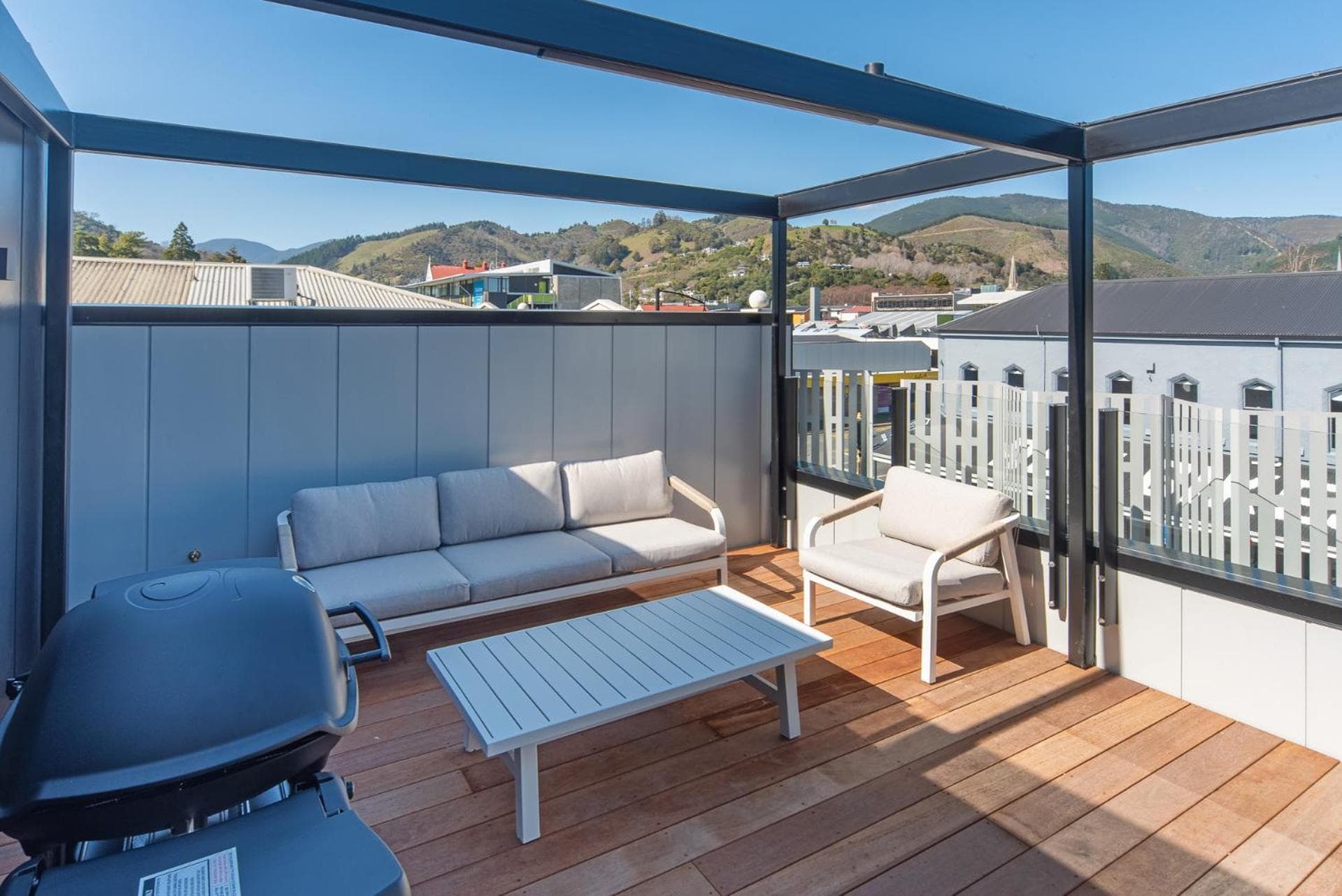Inner City Apartment 4 - Modern, Rooftop Balcony