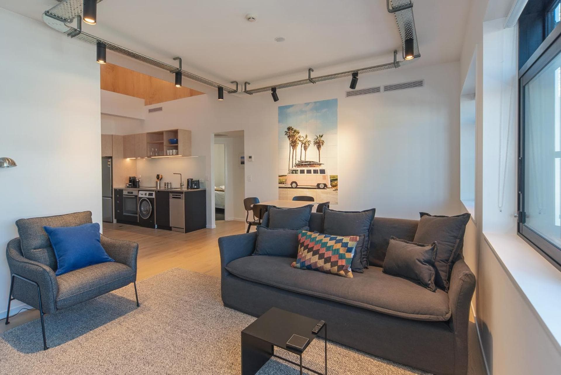 Inner City Apartment 4 - Modern, Rooftop Balcony photo 7